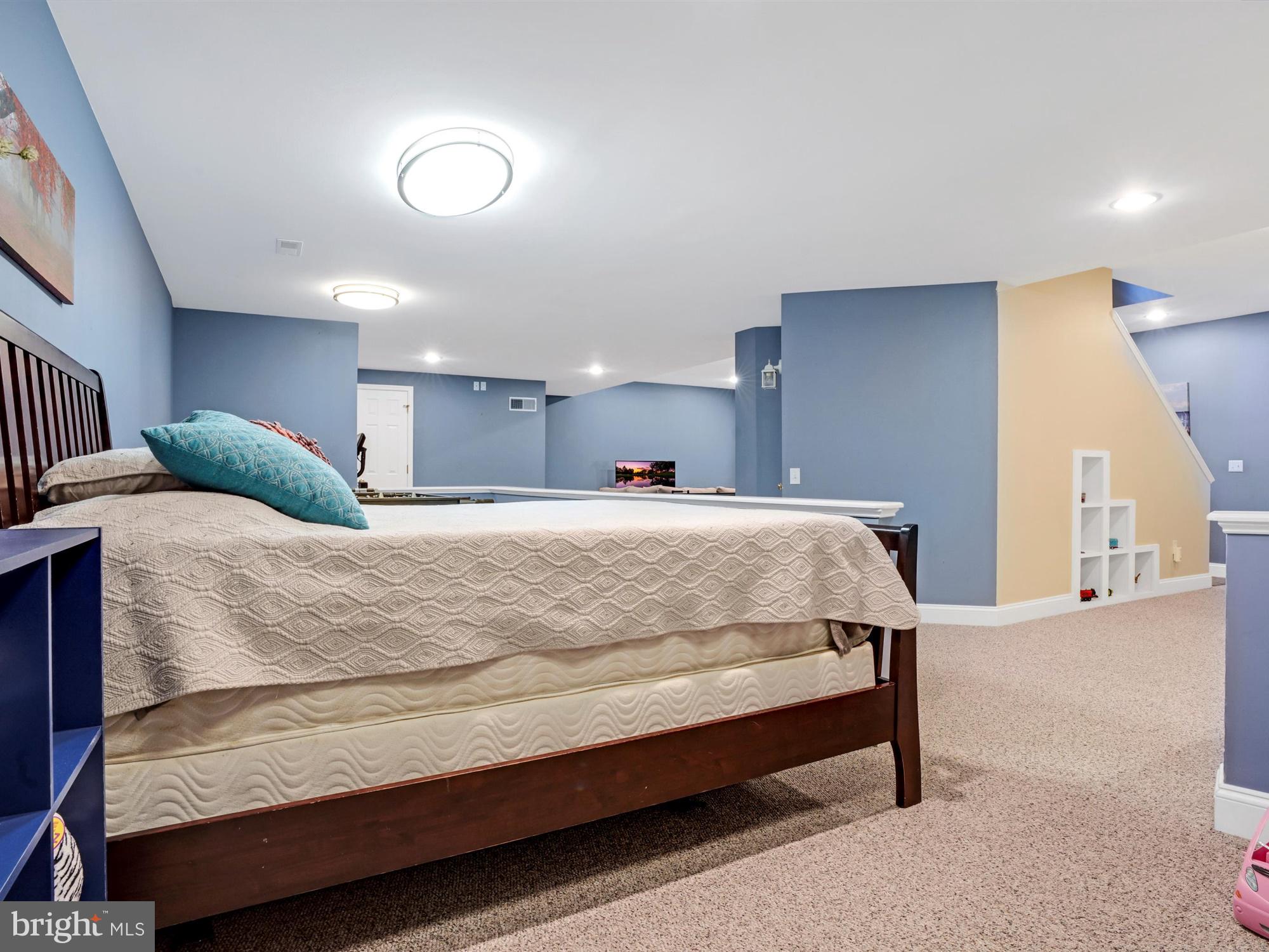 SPRING MEADOWS - Residential