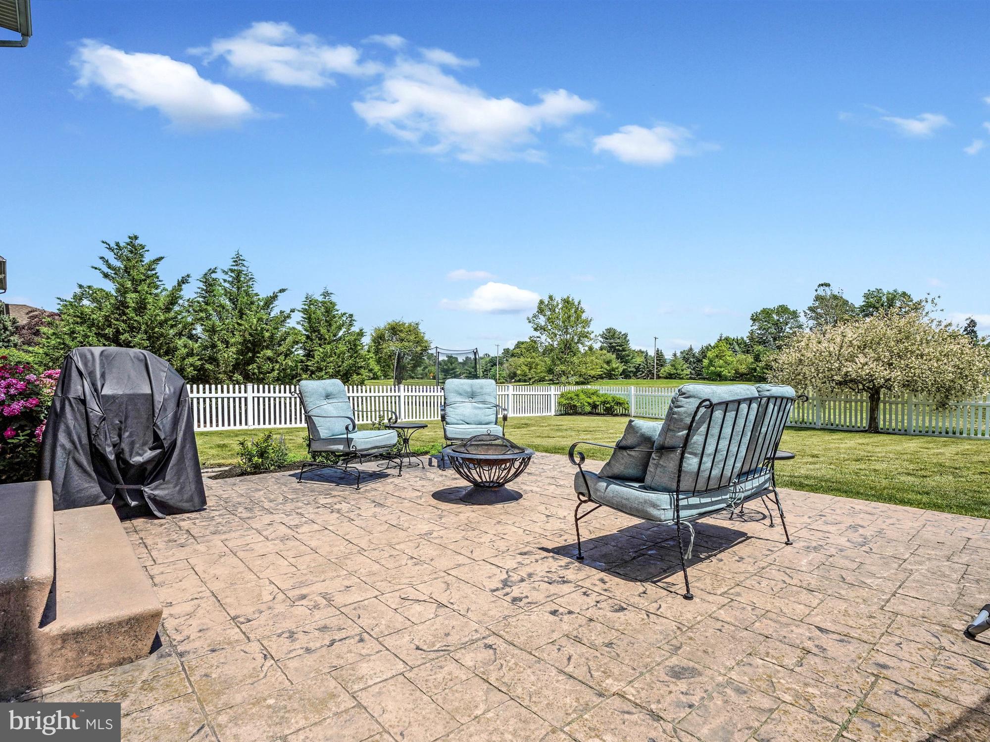 SPRING MEADOWS - Residential