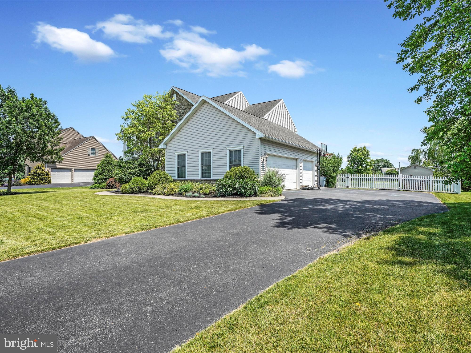 SPRING MEADOWS - Residential