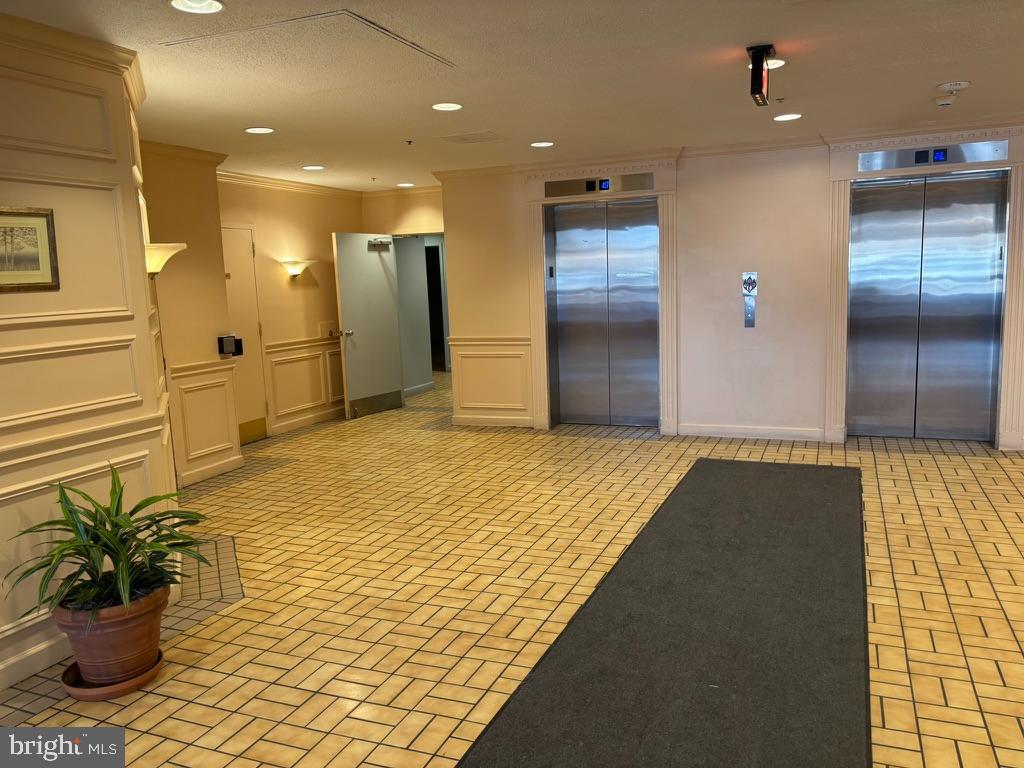 LEISURE WORLD - Residential