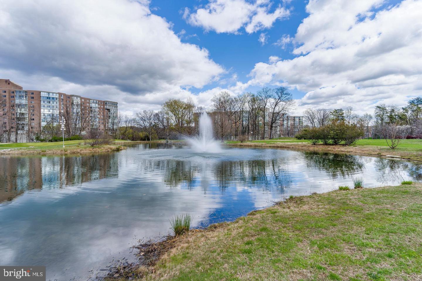 LEISURE WORLD - Residential