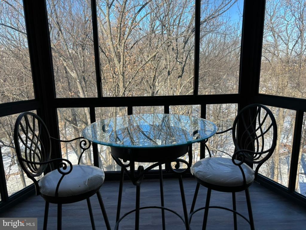LEISURE WORLD - Residential