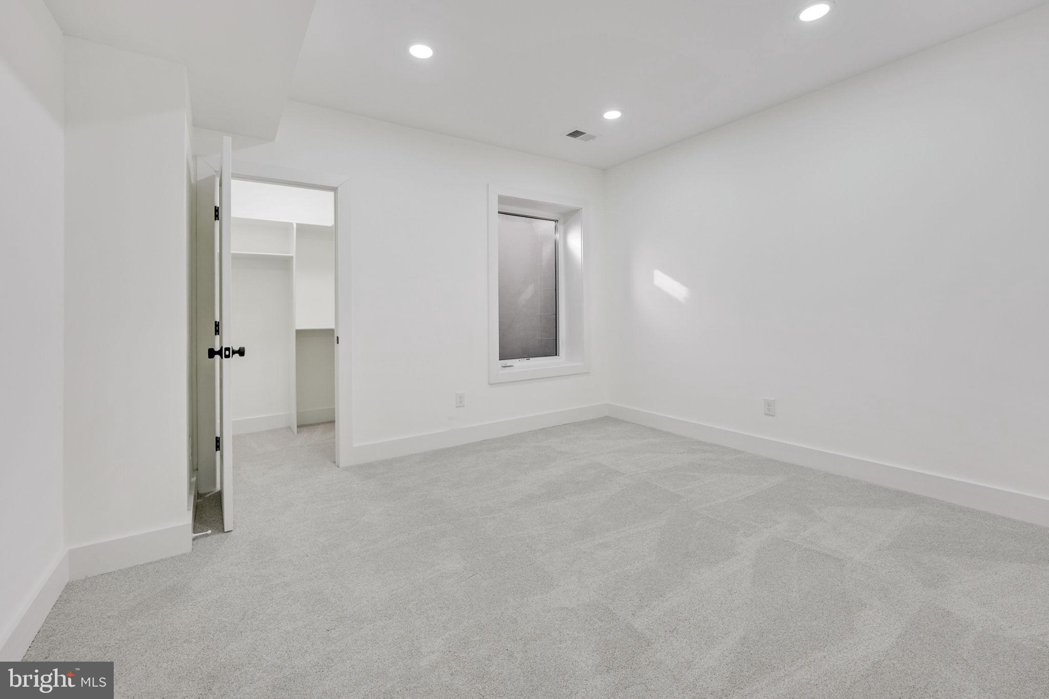 EAST FALLS CHURCH - Residential