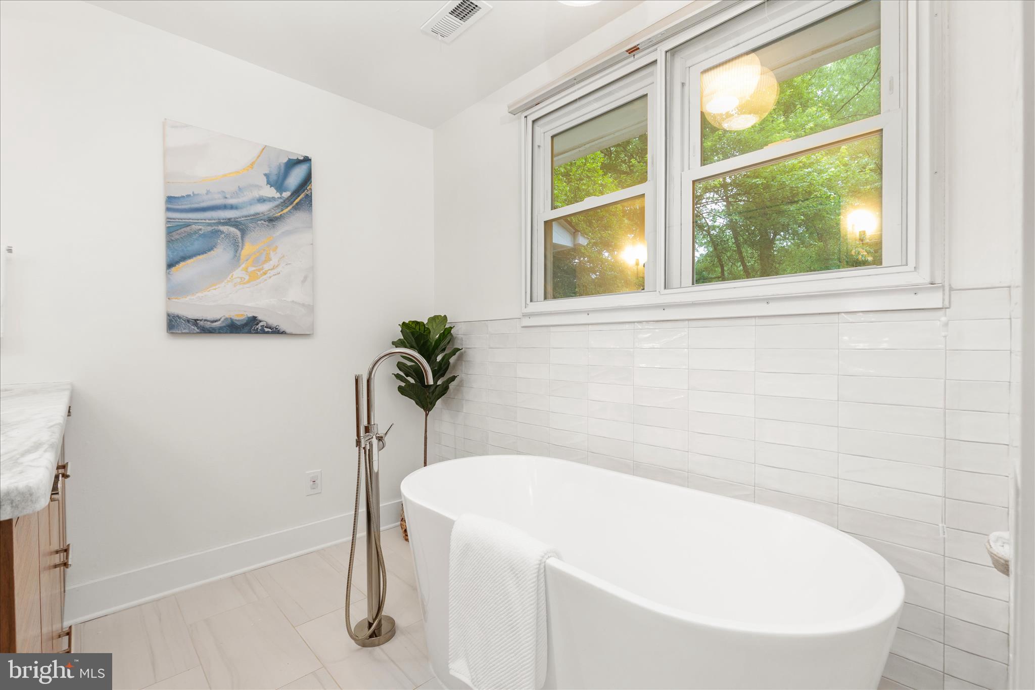 KENSINGTON - Residential