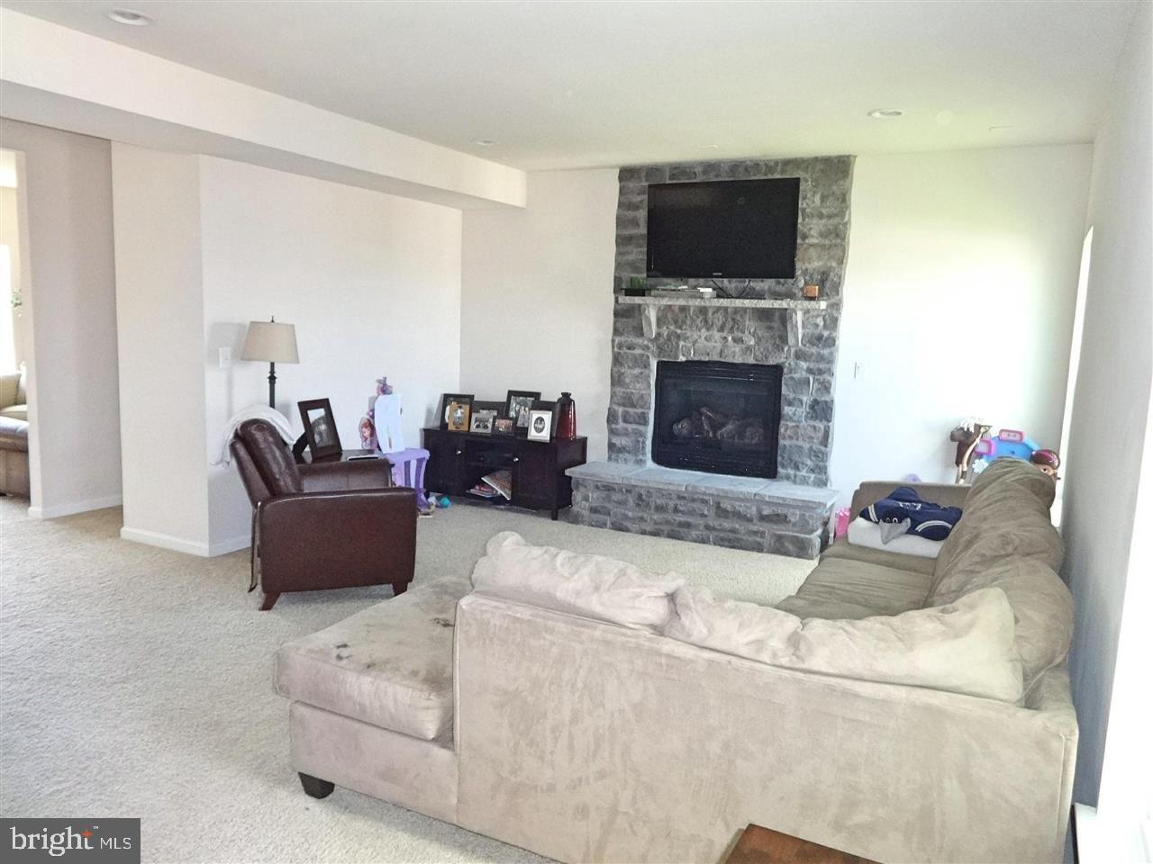 SOUTH POINTE - Residential Lease