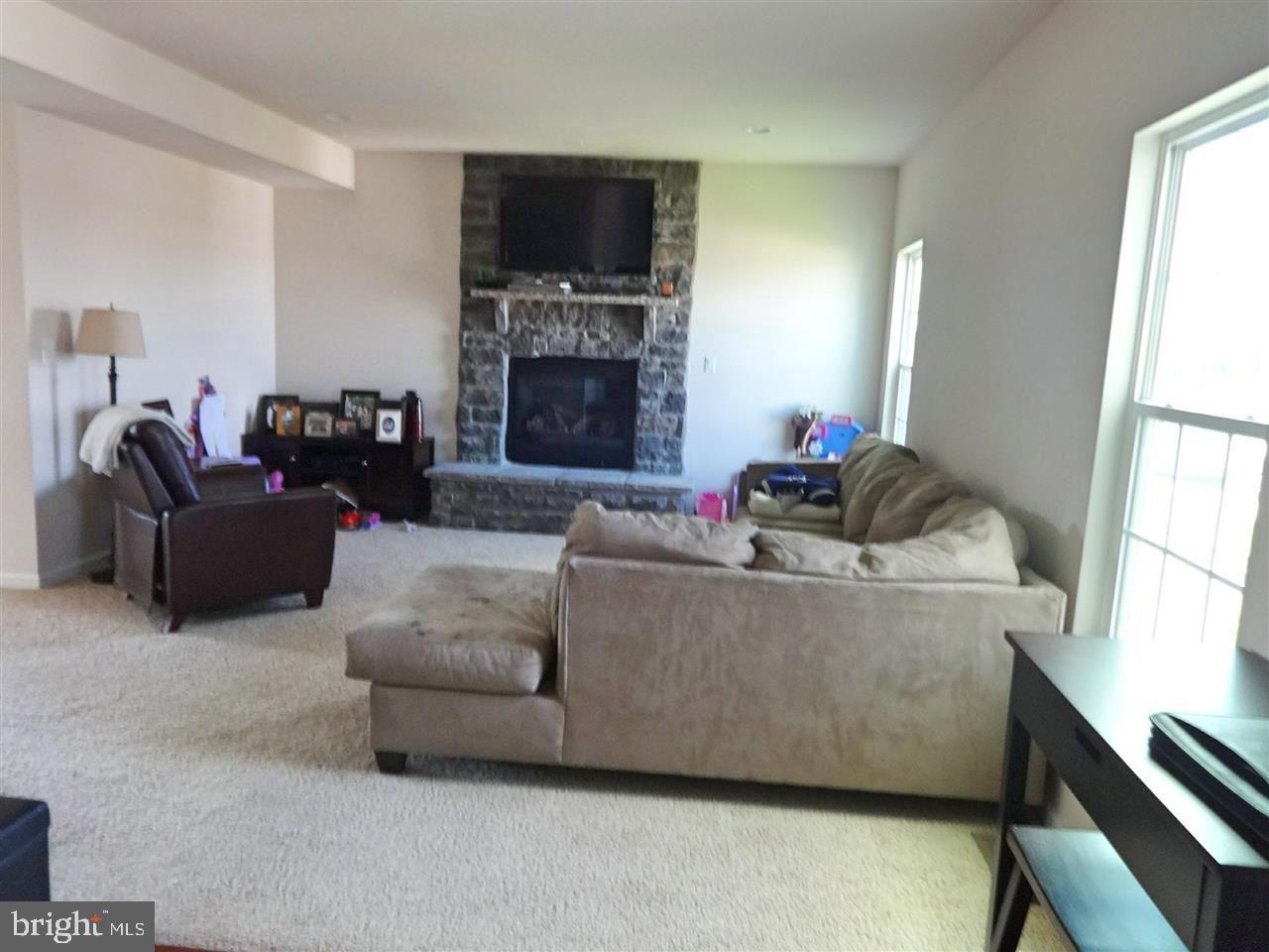 SOUTH POINTE - Residential Lease