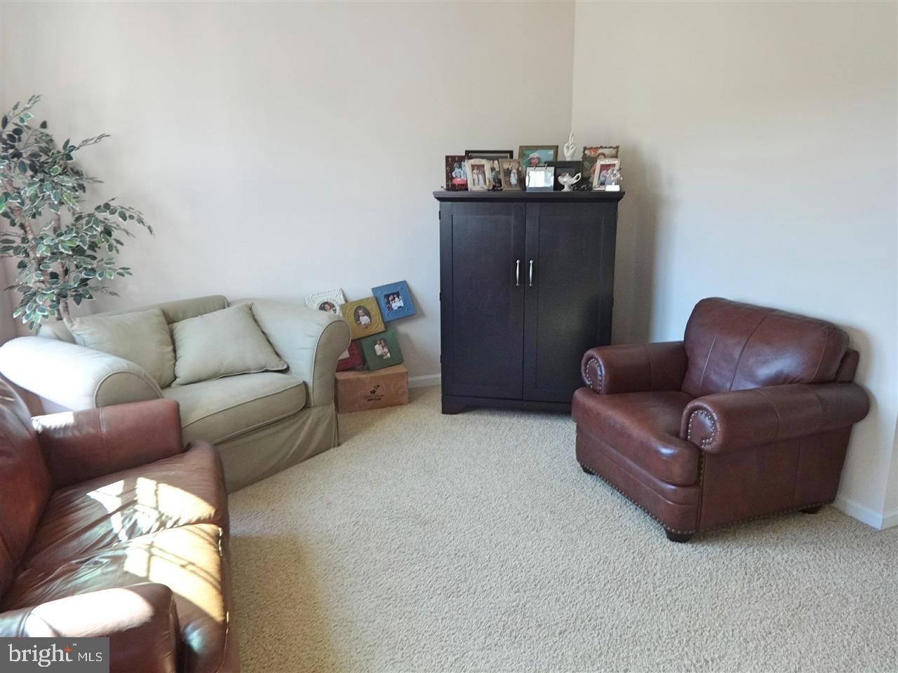 SOUTH POINTE - Residential Lease