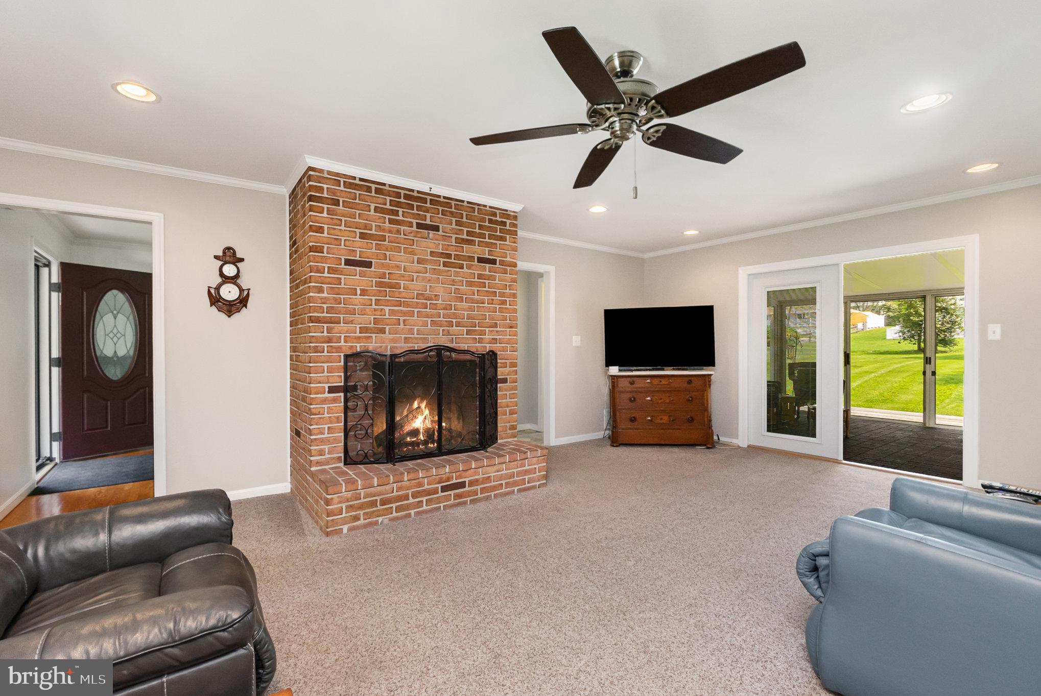 COLONIAL ACRES - Residential