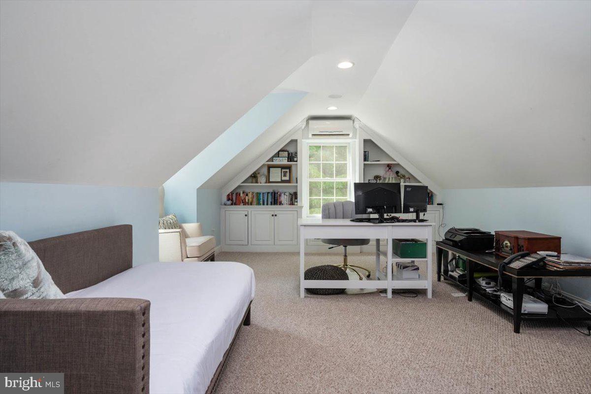 DAVIDSONVILLE - Residential