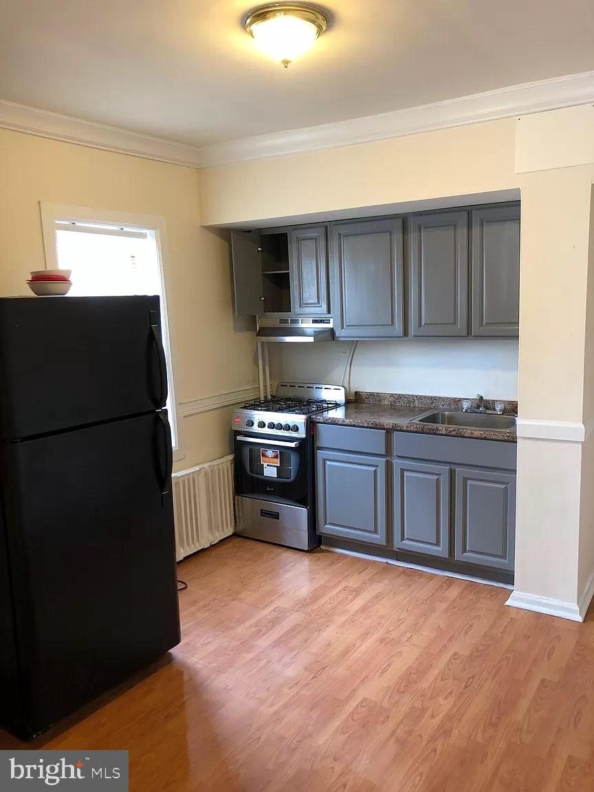 Come view this 2 bedroom / 1 bathroom home in the Harrowgate section of North Philadelphia. Affordable and ready for move in, this unit offers appliances, backyard access, and so much more! Tenants will also be given access to tenant portal to schedule payments and maintenance requests with management. Appointment scheduling is available now. Hurry because this unit won't last long!

Tenant responsible for gas, water, and electric