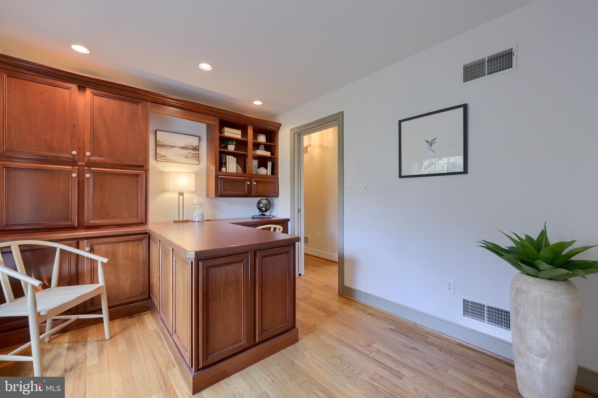 NEW SCHOOL LANE HILLS - Residential