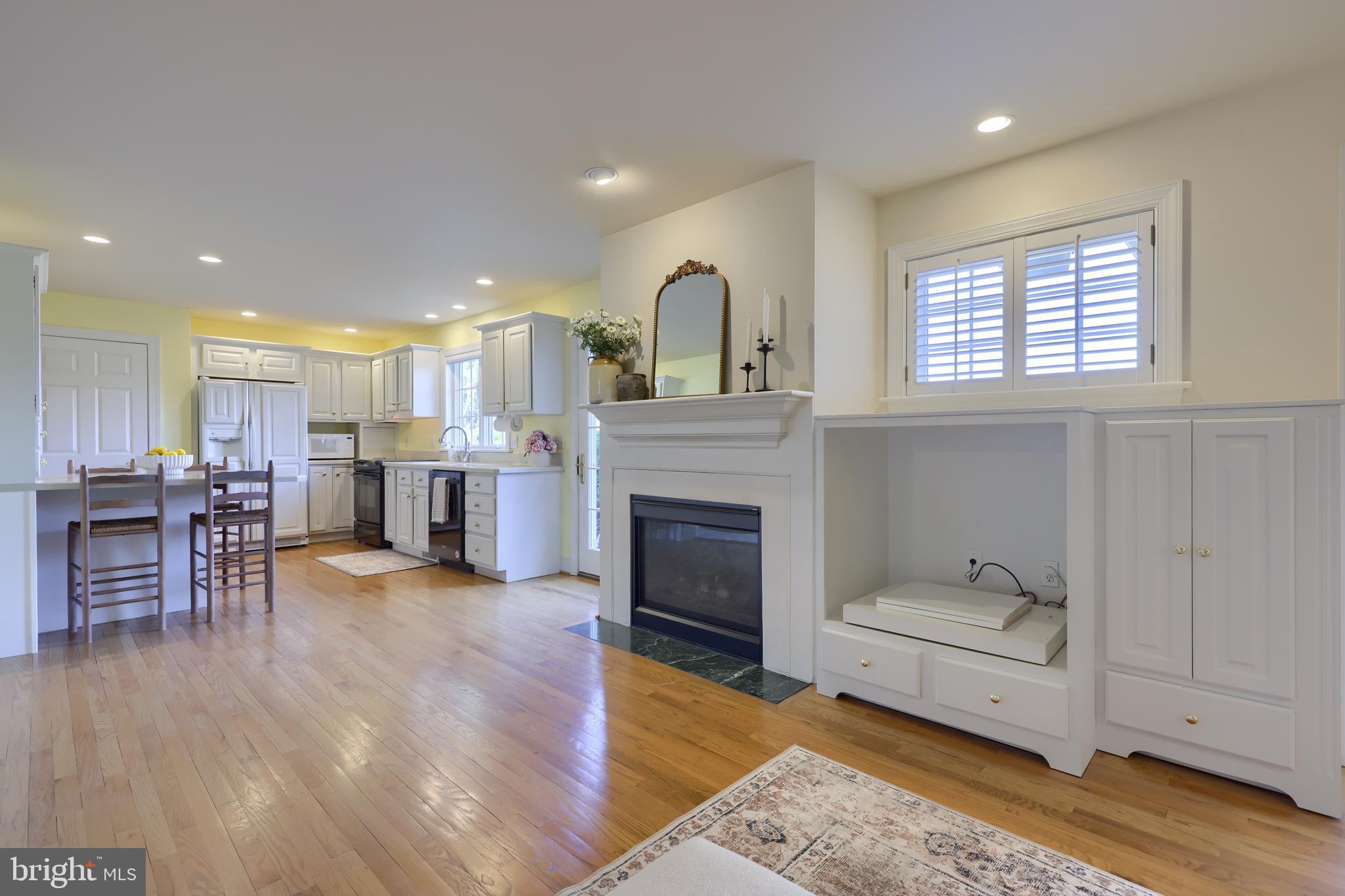 NEW SCHOOL LANE HILLS - Residential