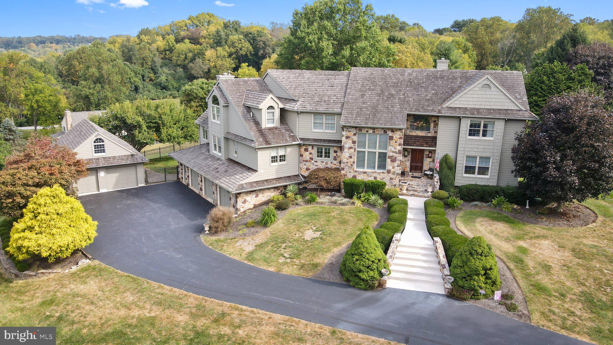 BLUE ROCK MEADOWS - Residential