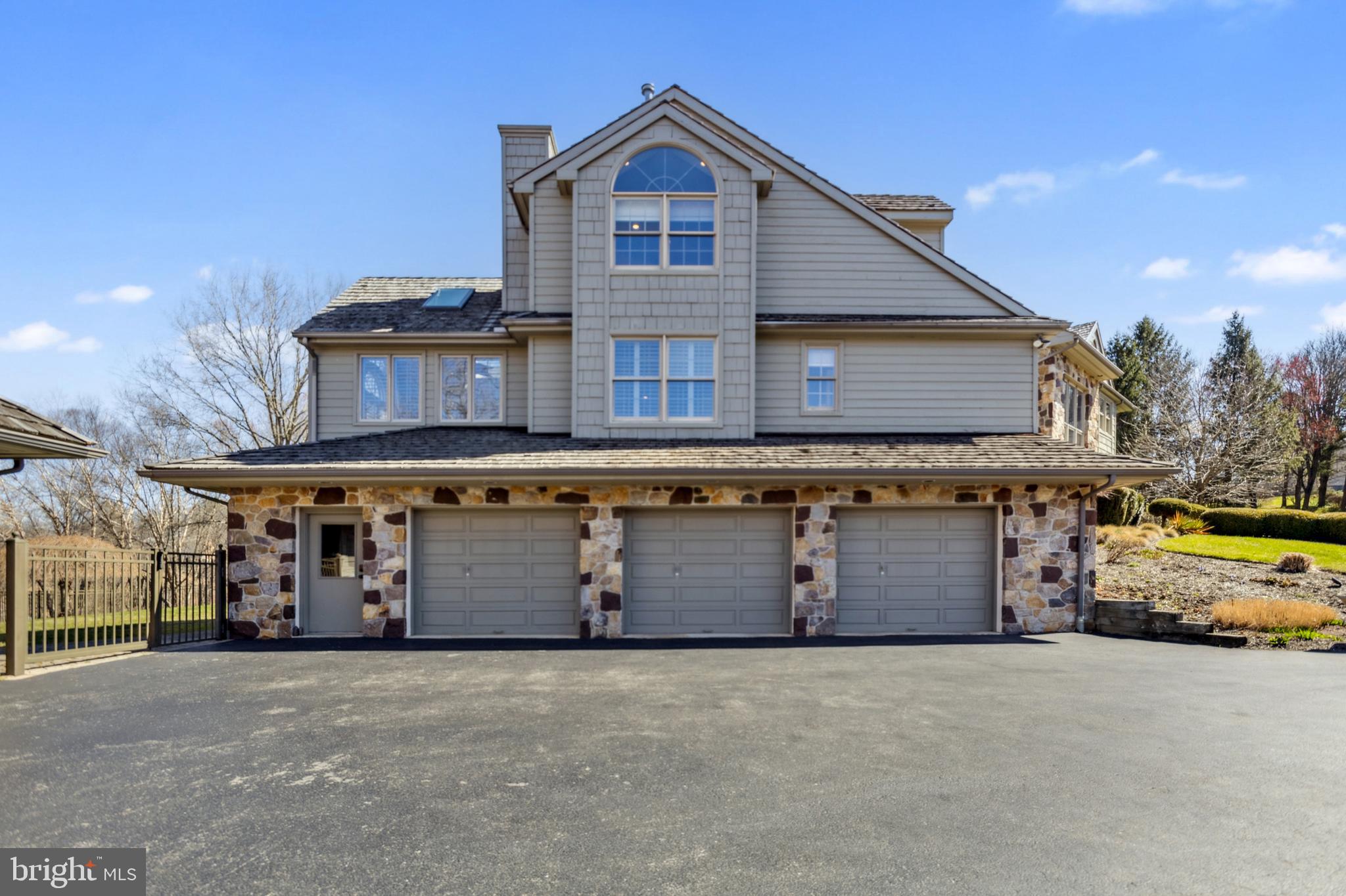 BLUE ROCK MEADOWS - Residential