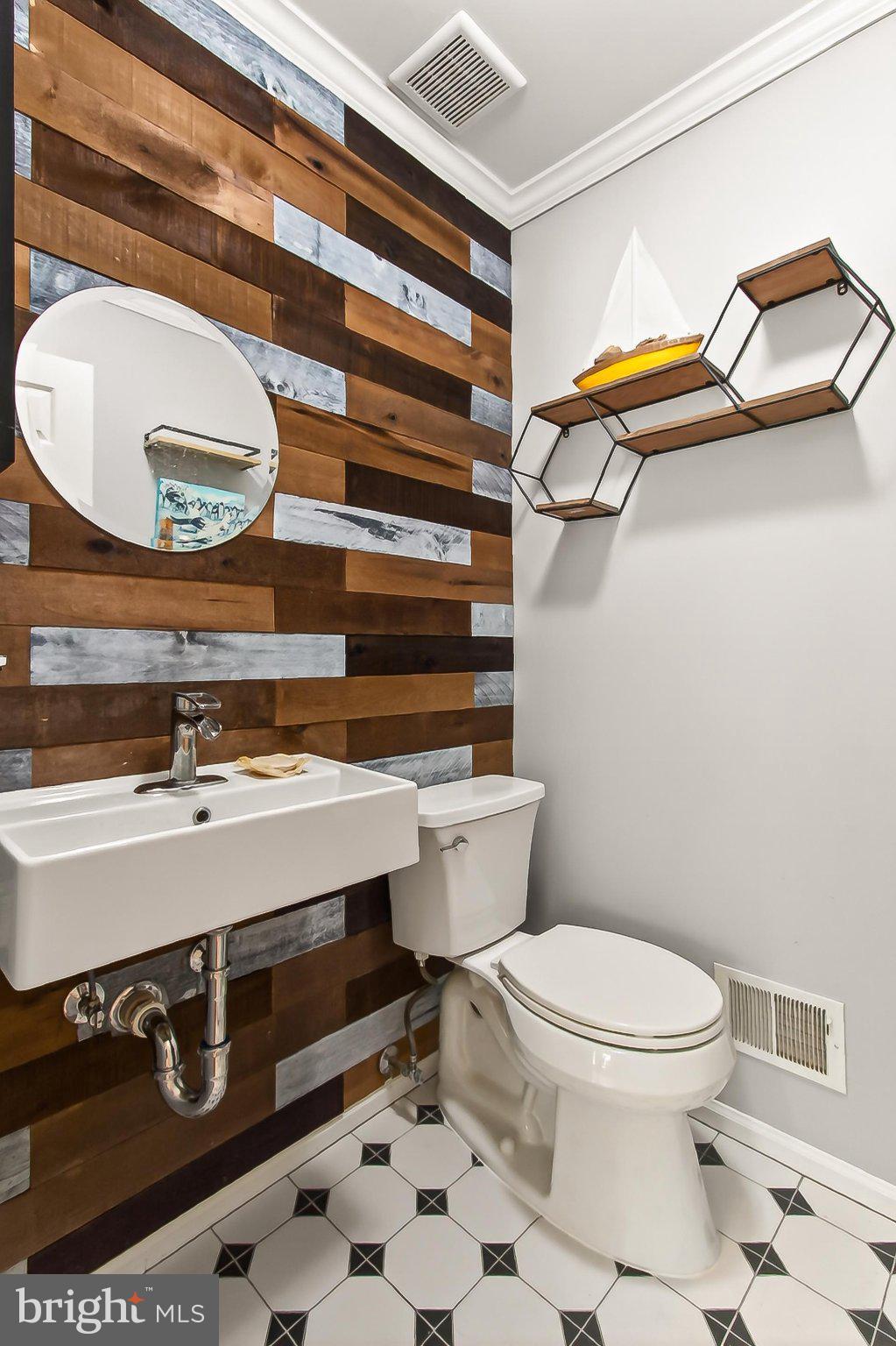 LAKEWOOD HILLS - Residential