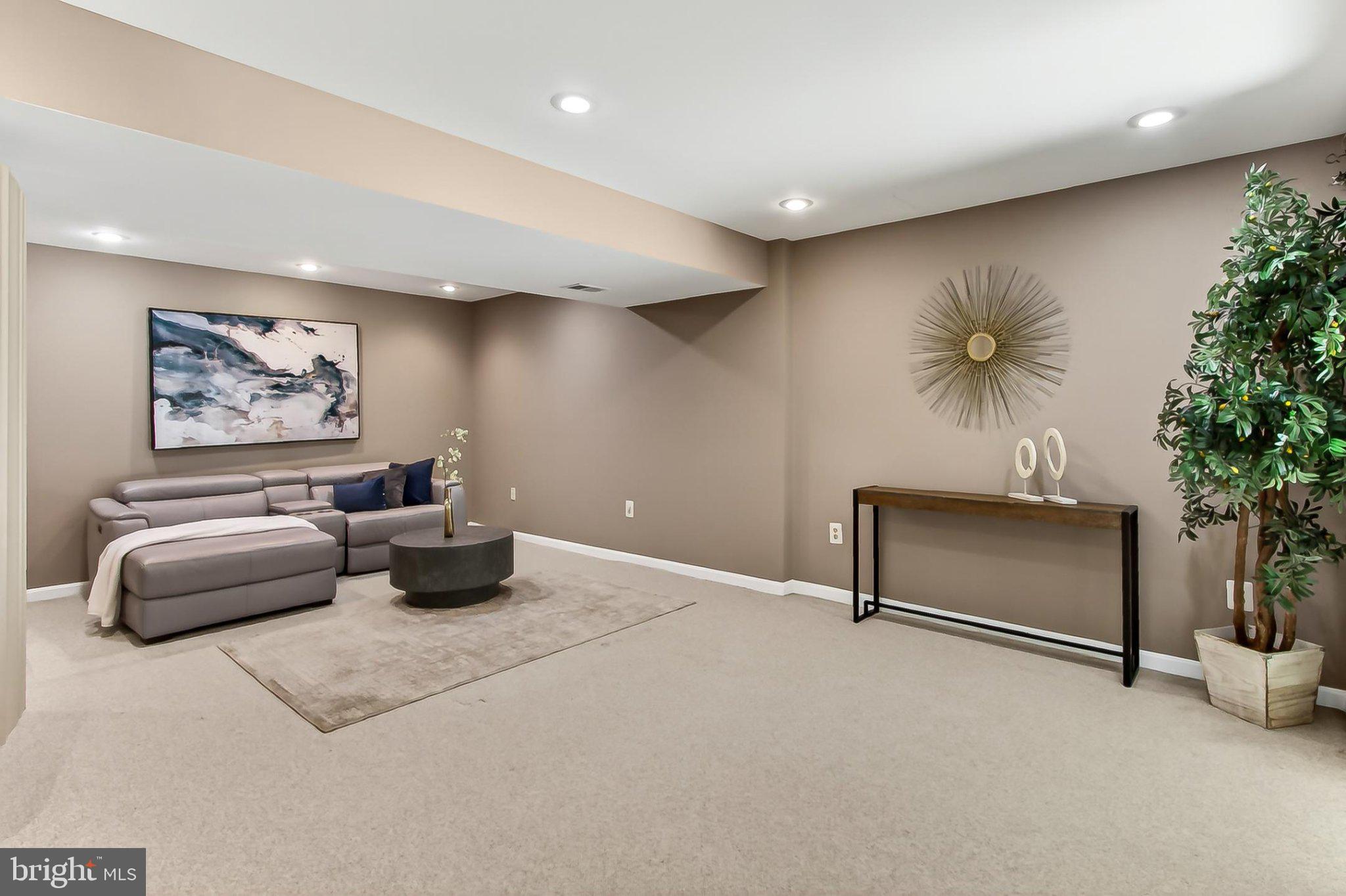 LAKEWOOD HILLS - Residential