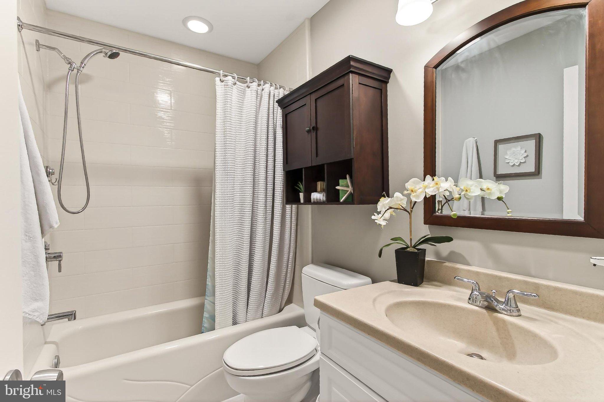 LAKEWOOD HILLS - Residential