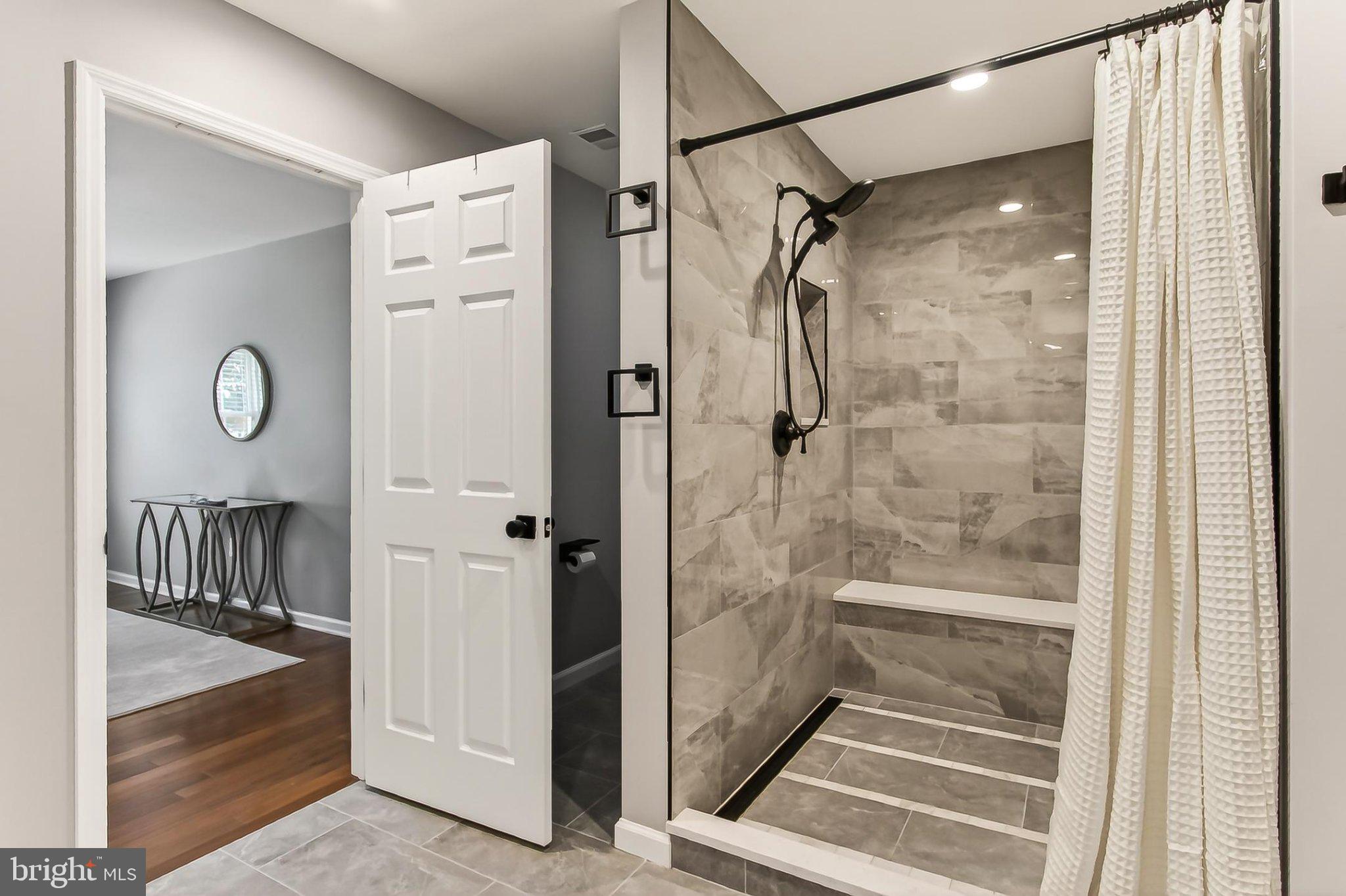 LAKEWOOD HILLS - Residential