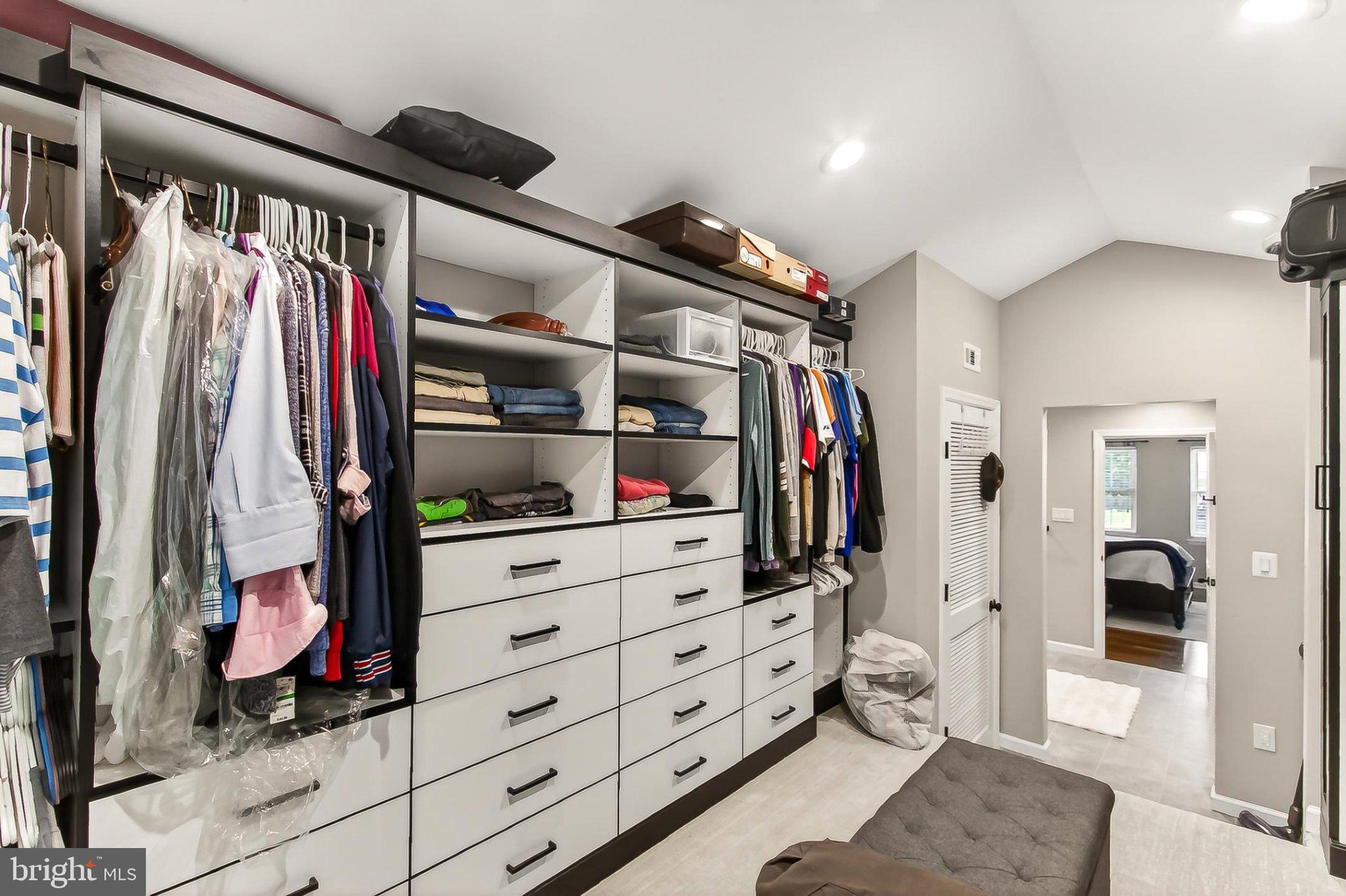 LAKEWOOD HILLS - Residential