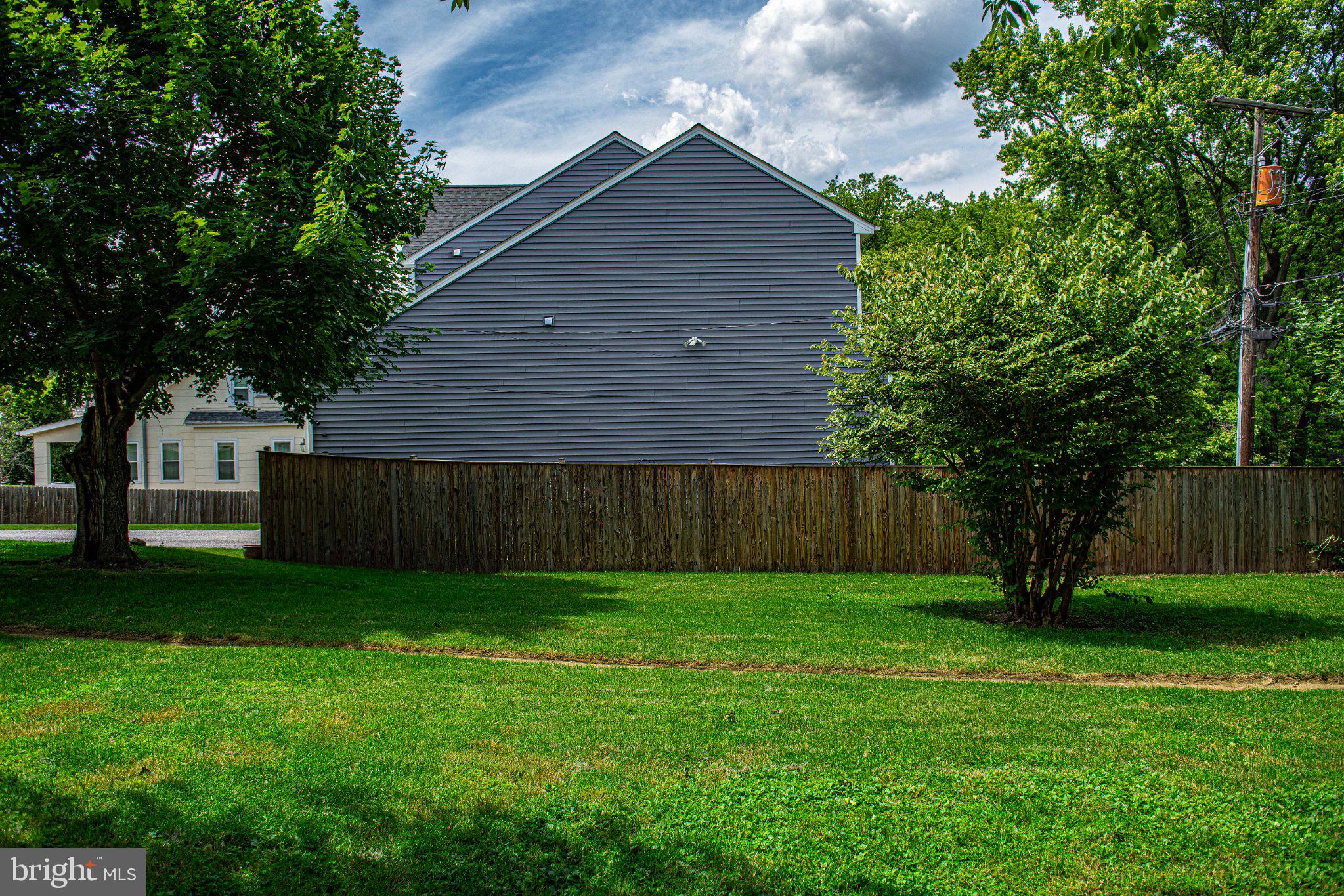 FULLERTON HEIGHTS - Residential