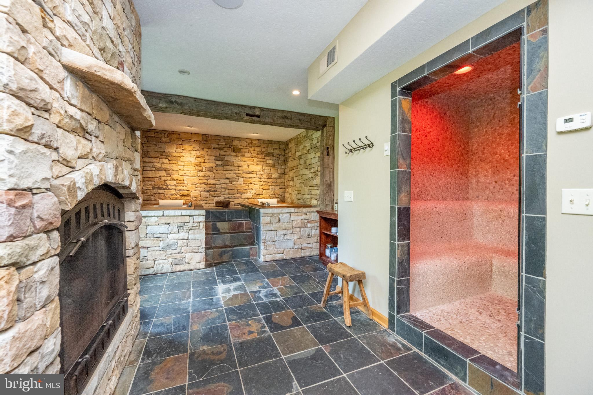 BOULDER RIDGE - Residential