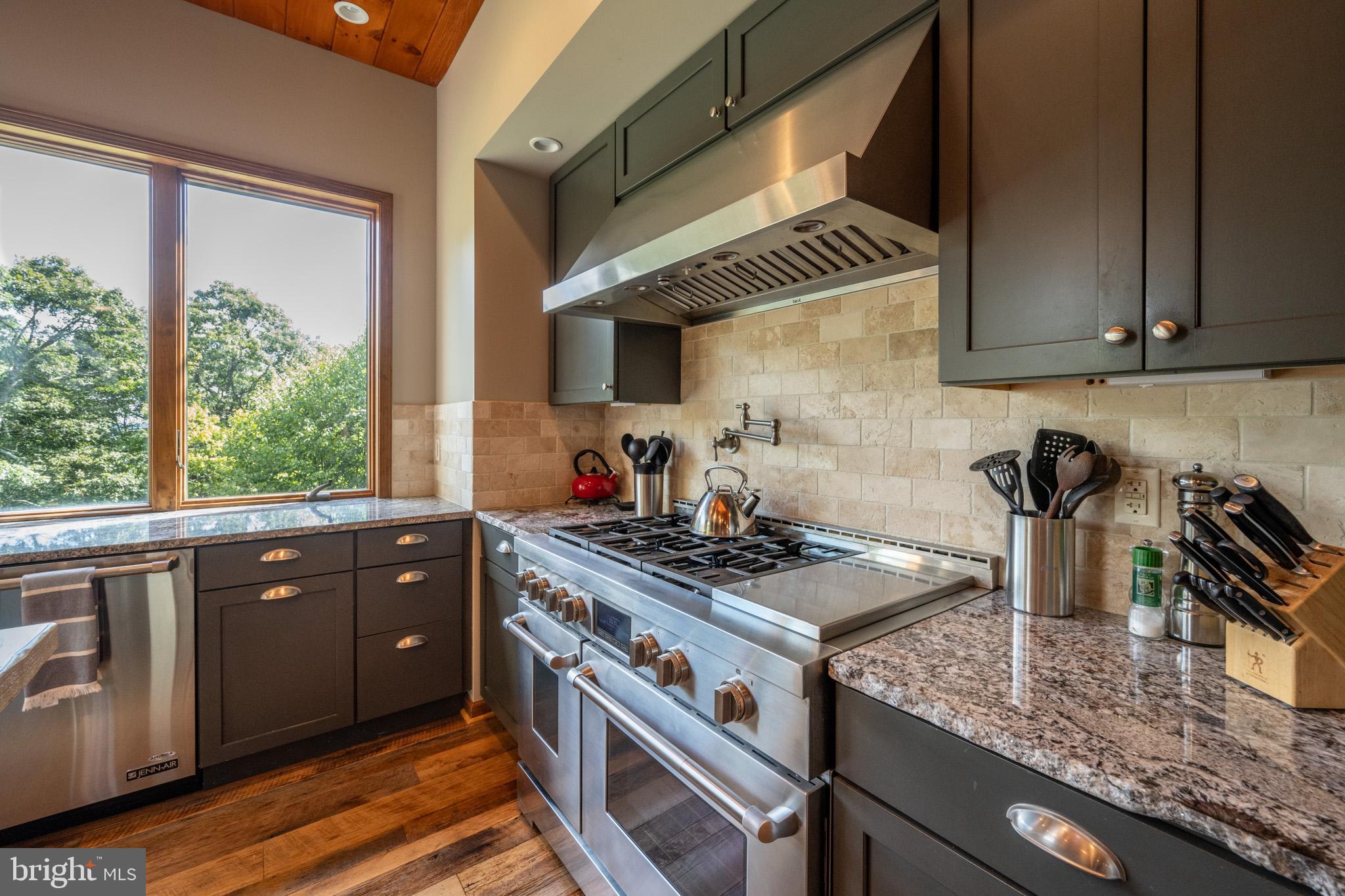 BOULDER RIDGE - Residential