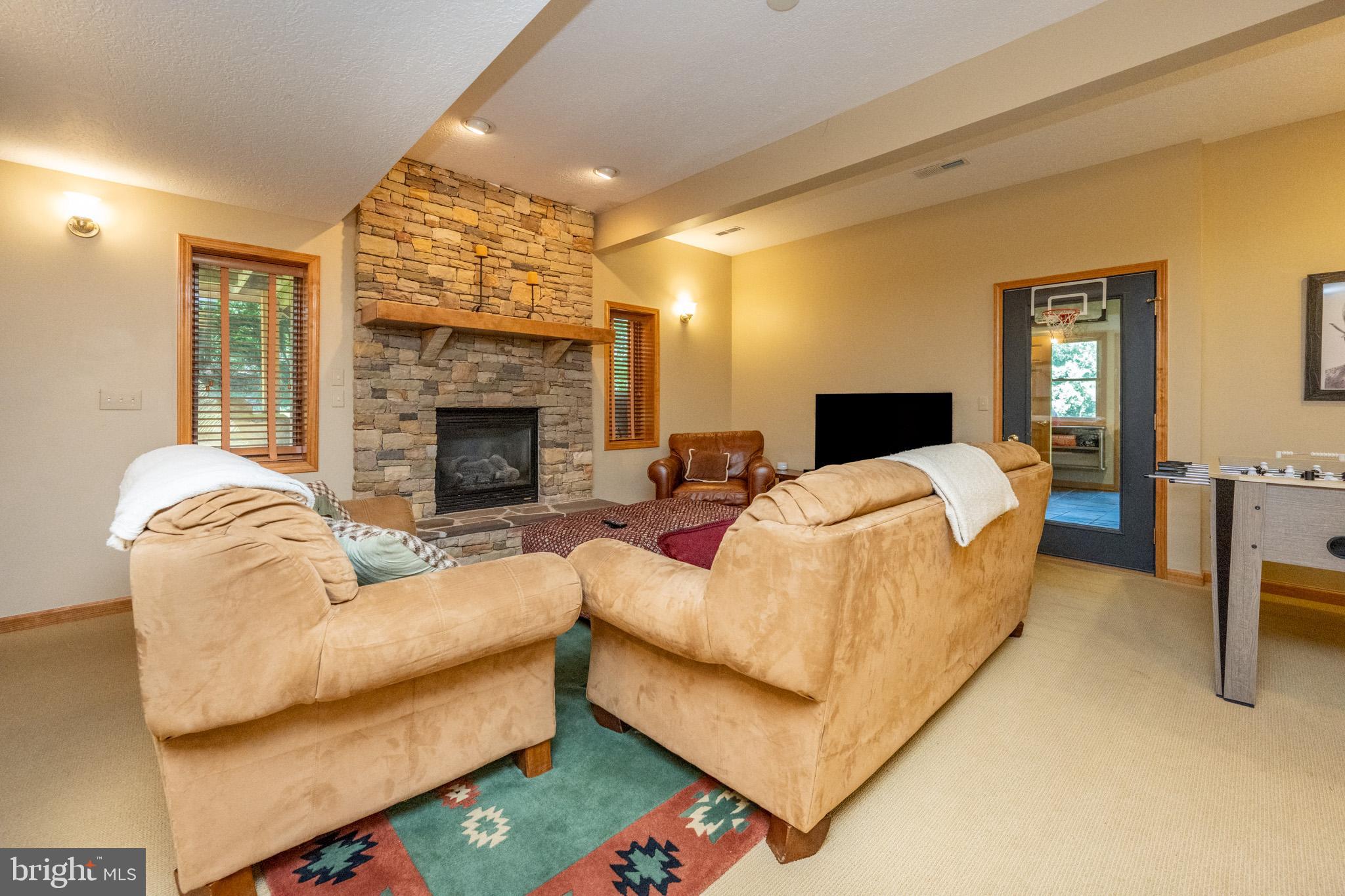 BOULDER RIDGE - Residential