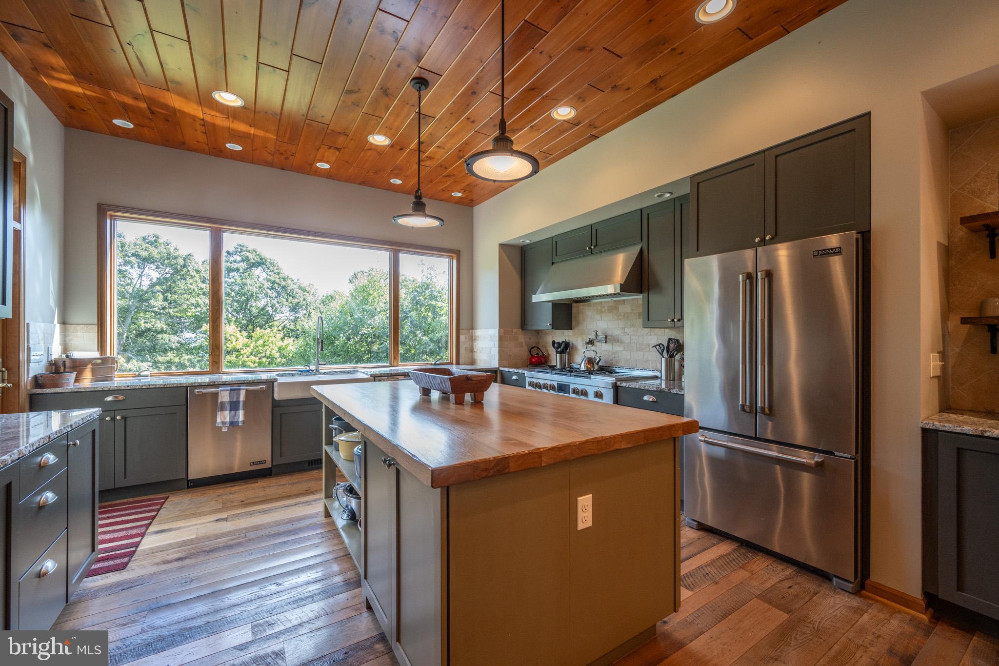 BOULDER RIDGE - Residential