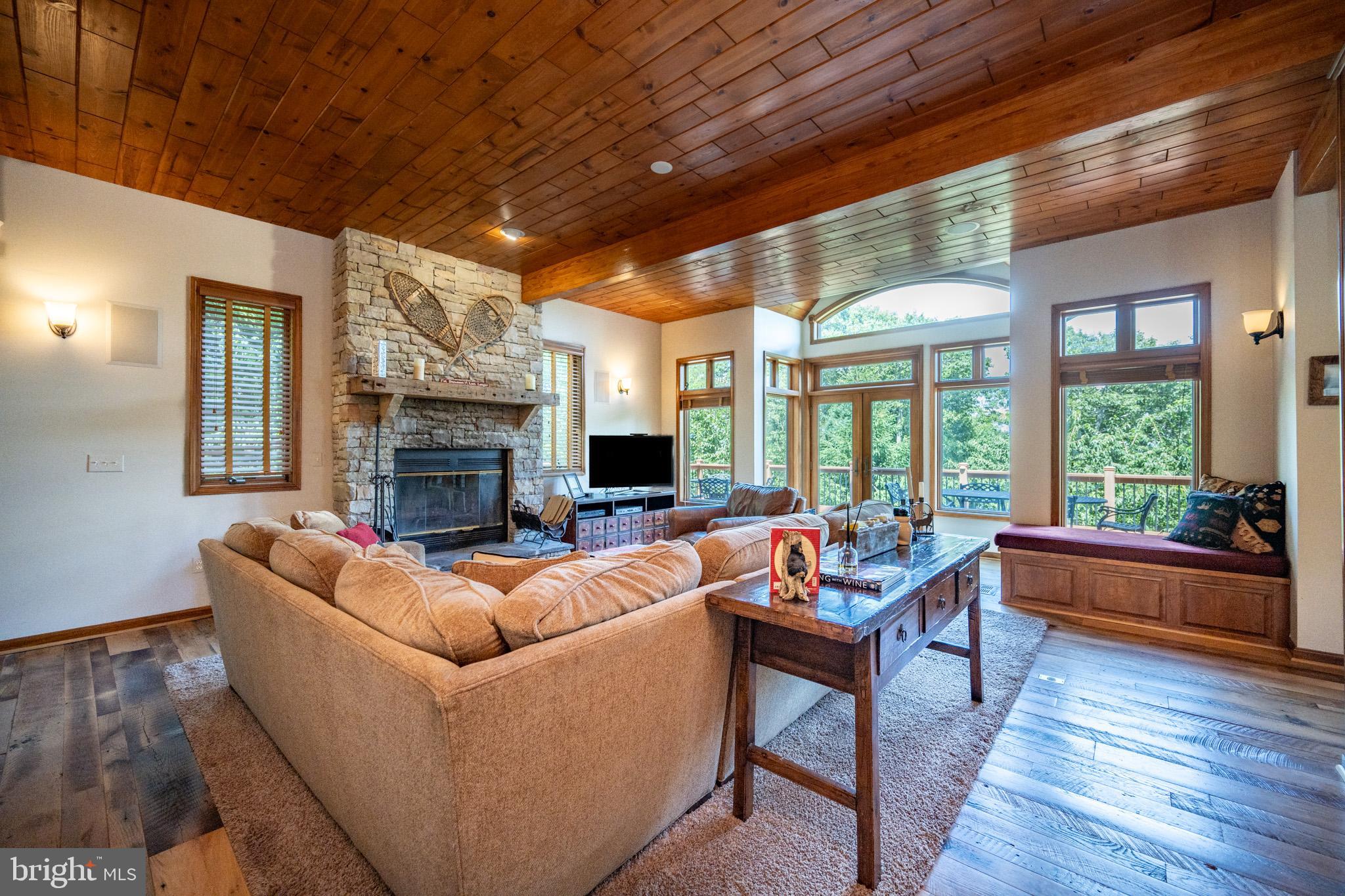 BOULDER RIDGE - Residential