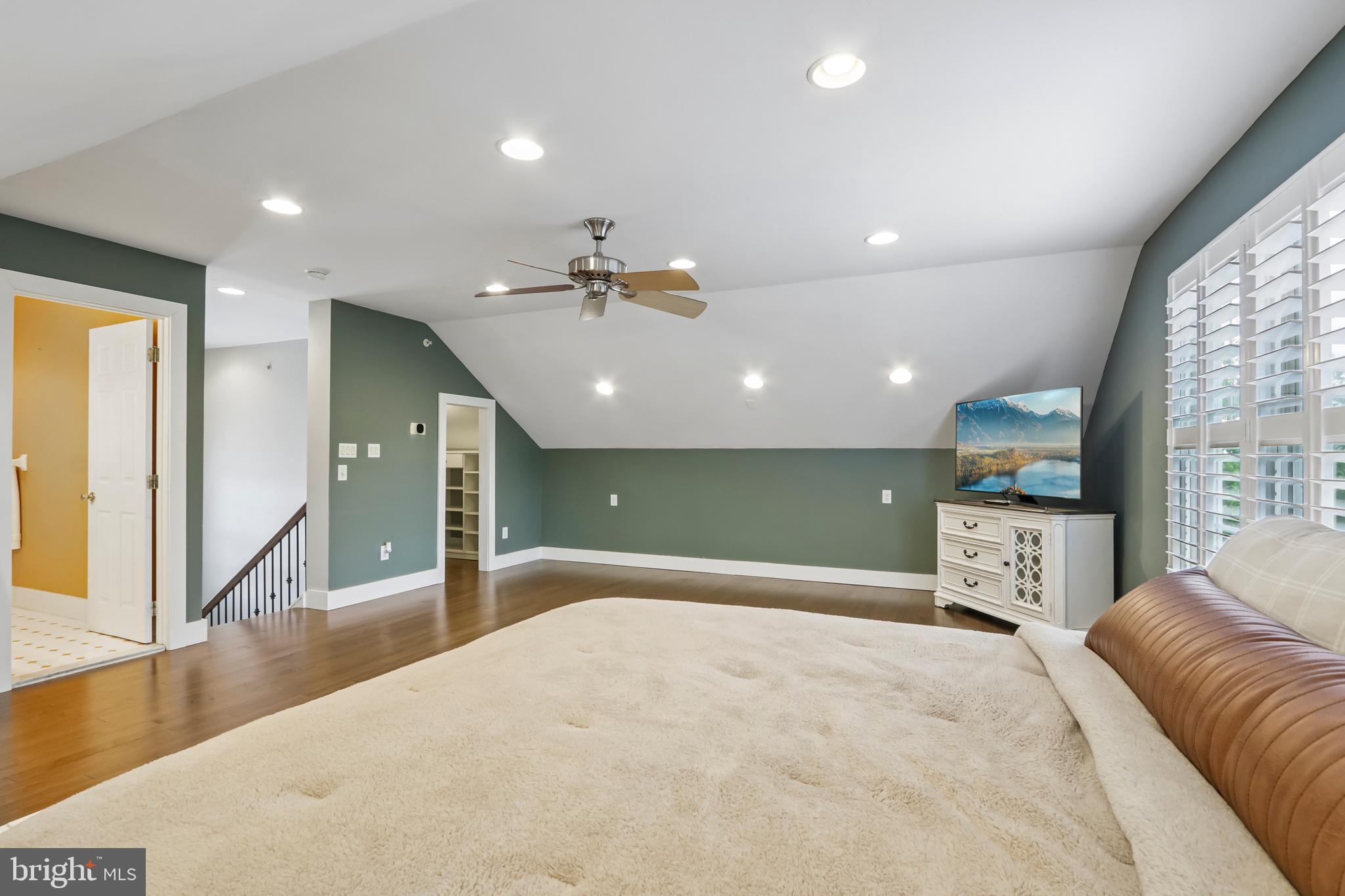 NEW BRITAIN WALK - Residential