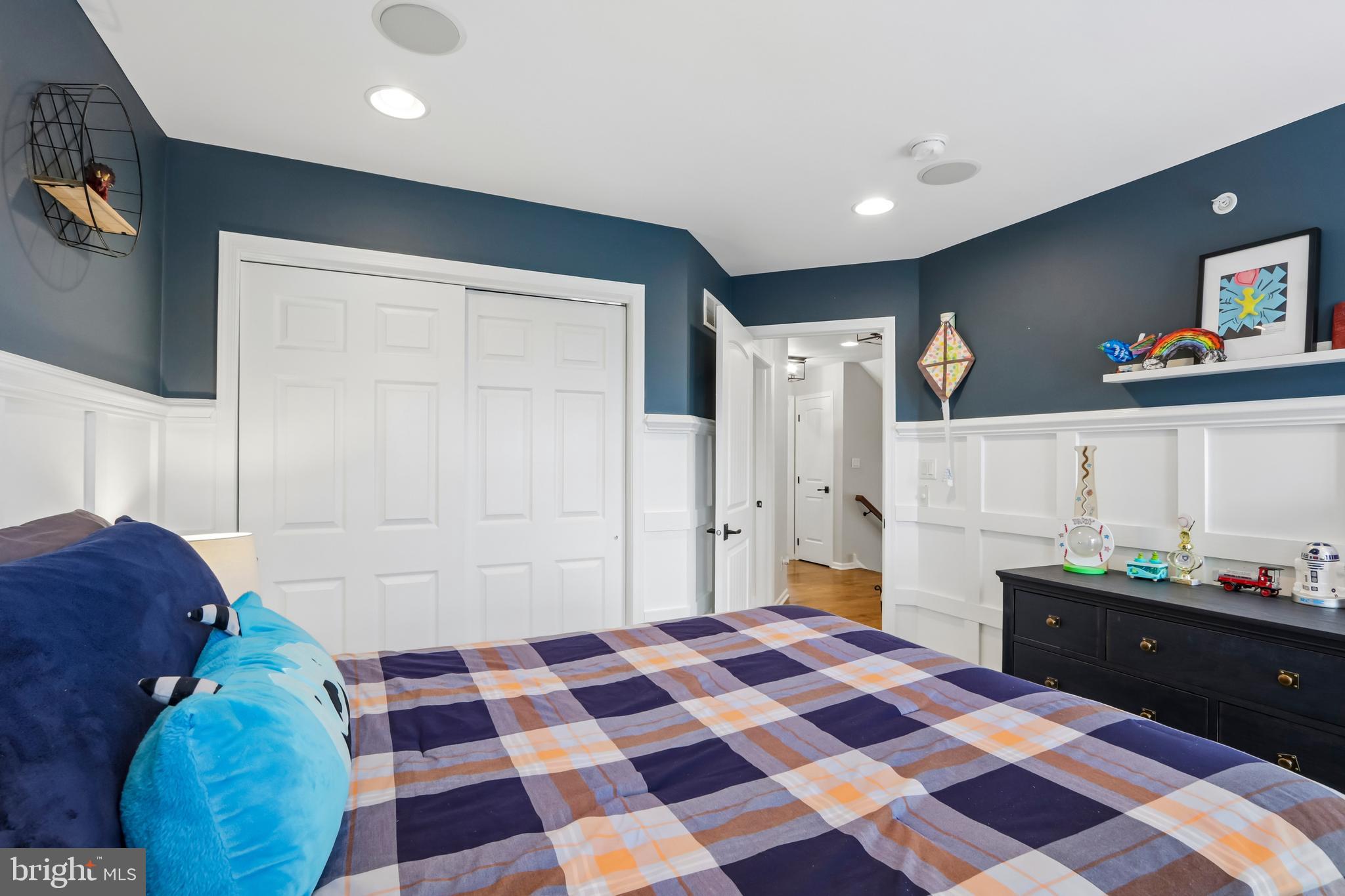 NEW BRITAIN WALK - Residential