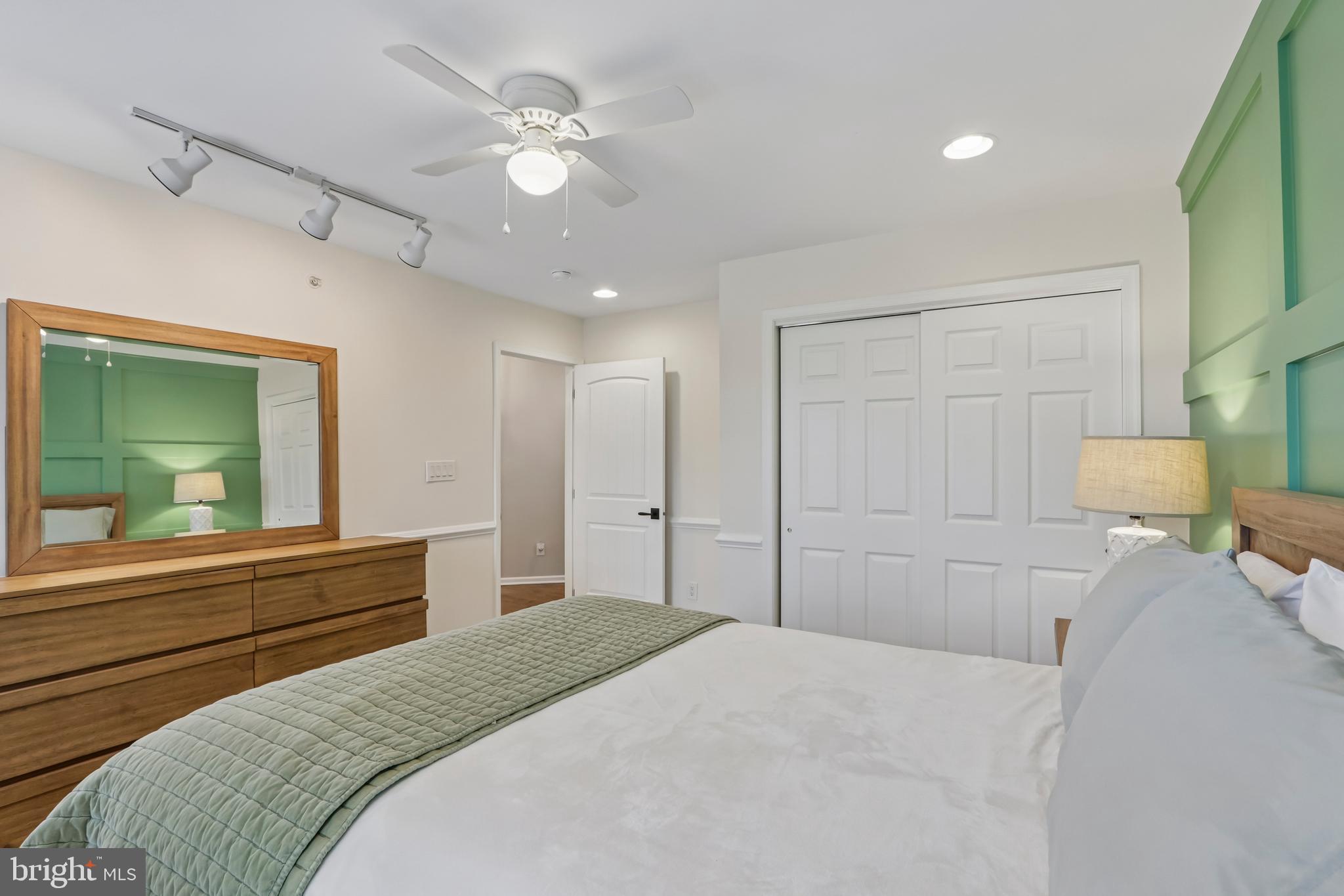NEW BRITAIN WALK - Residential