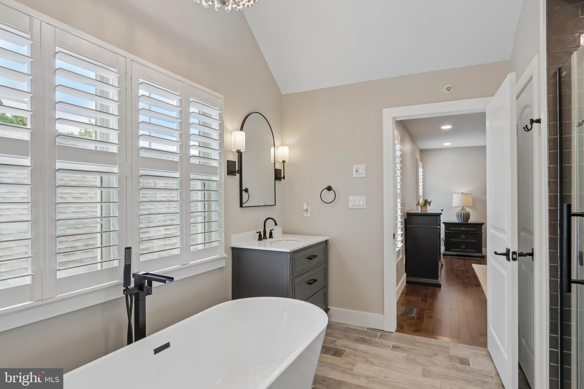 NEW BRITAIN WALK - Residential