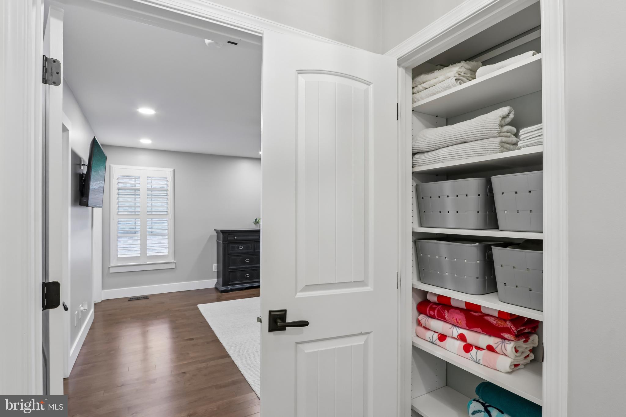 NEW BRITAIN WALK - Residential