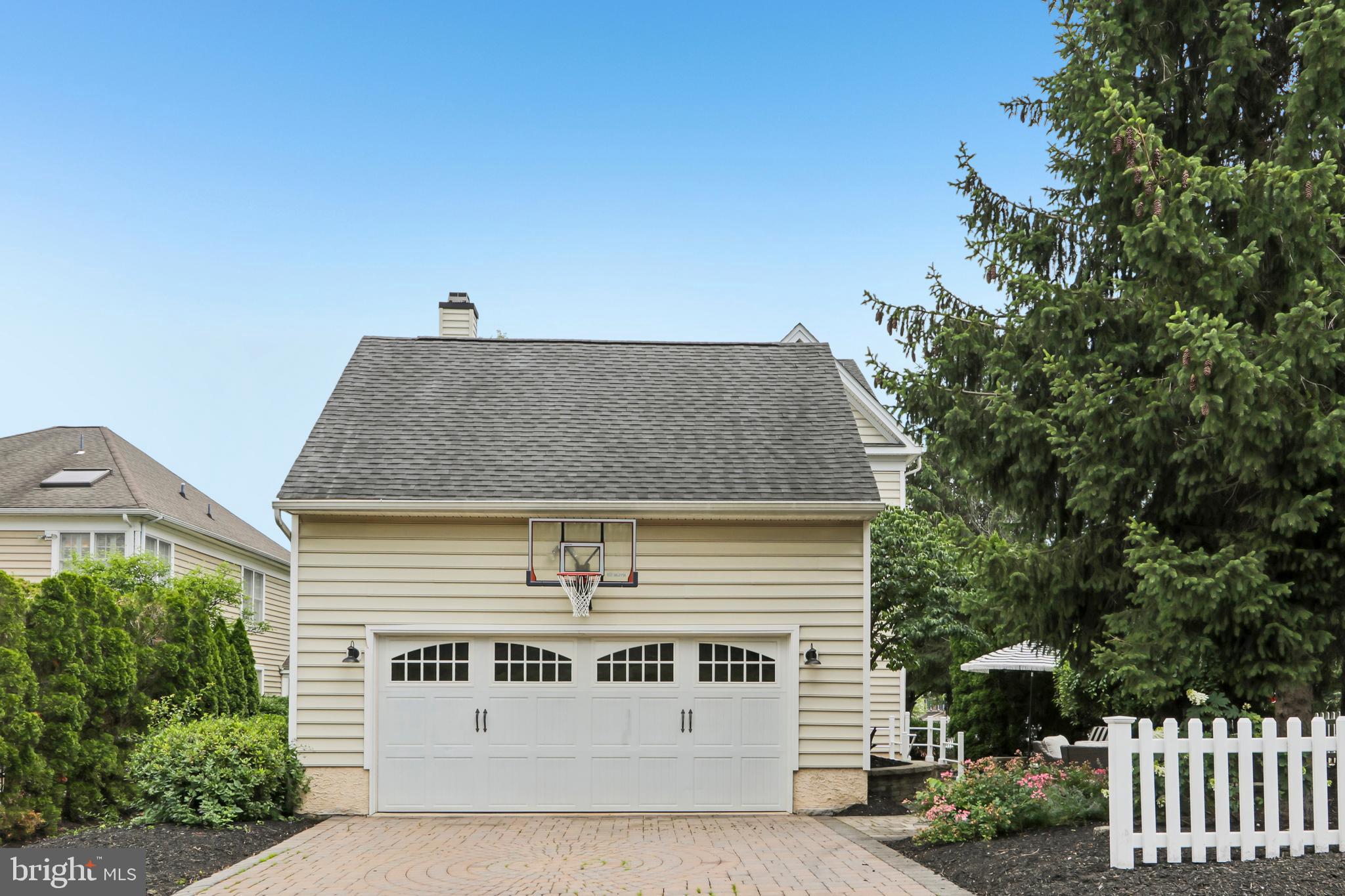 NEW BRITAIN WALK - Residential