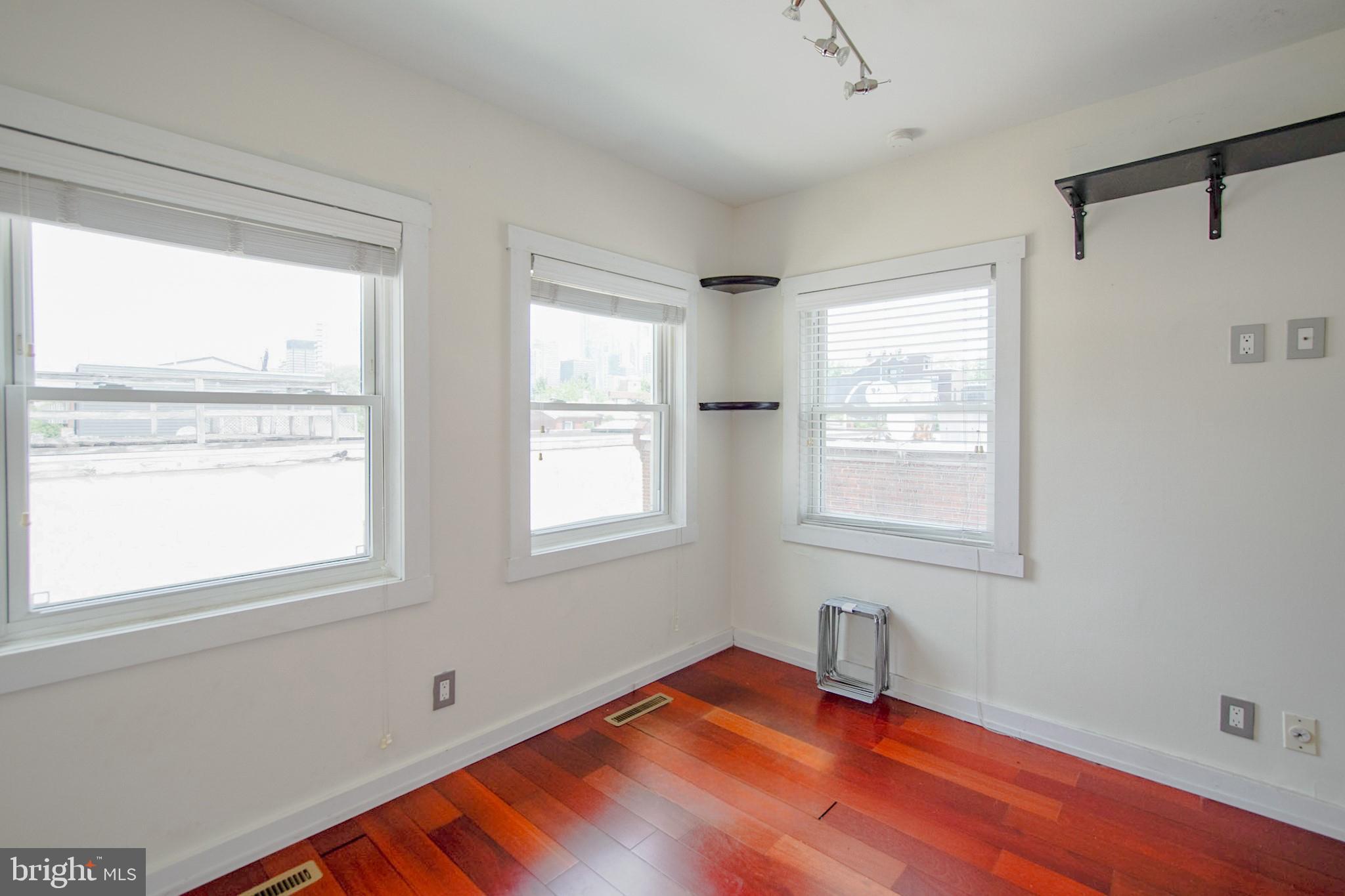 GRADUATE HOSPITAL - Residential Lease