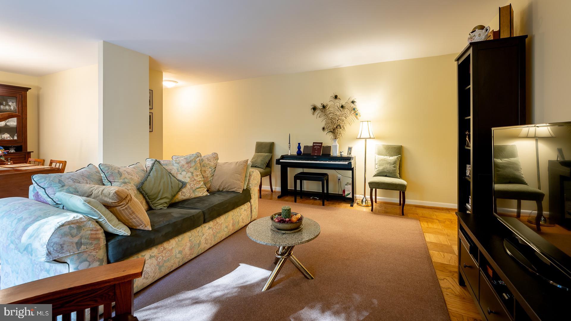 PARKSIDE CONDOMINIUMS - Residential Lease