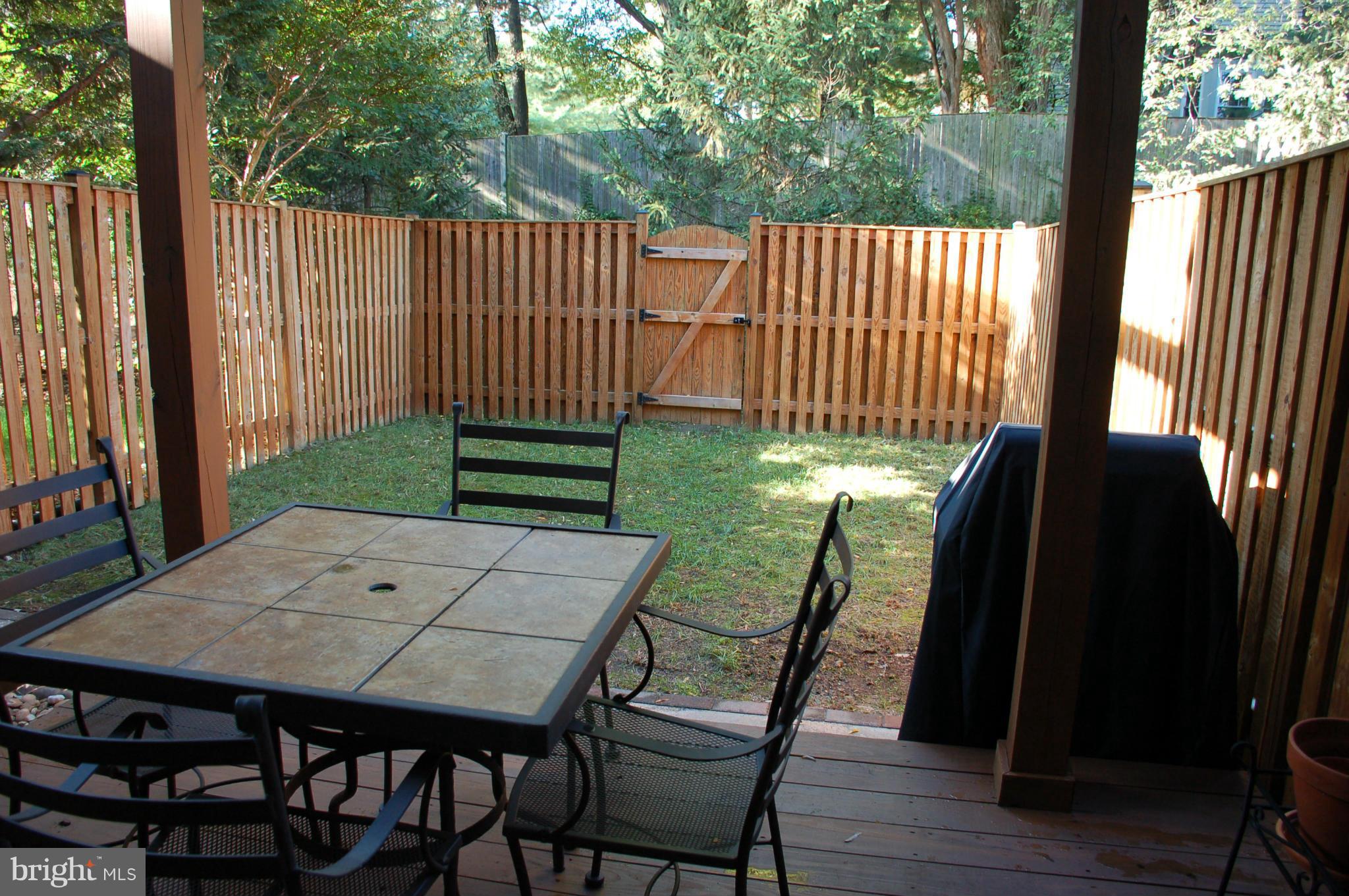 HUNTINGTON GROVE - Residential