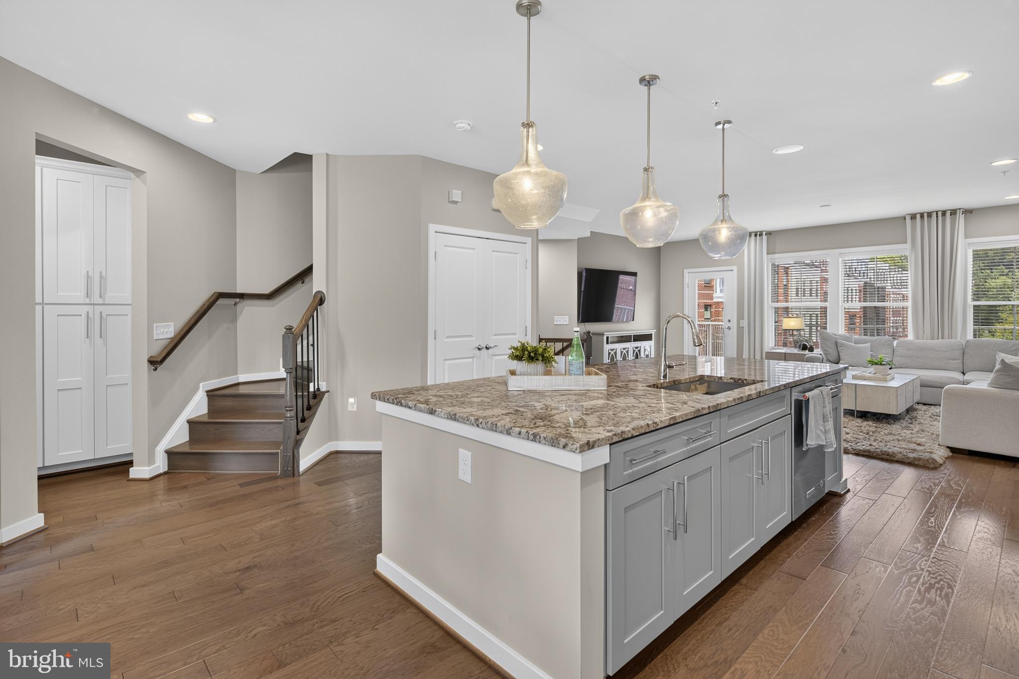MOUNT VINEYARD - Residential