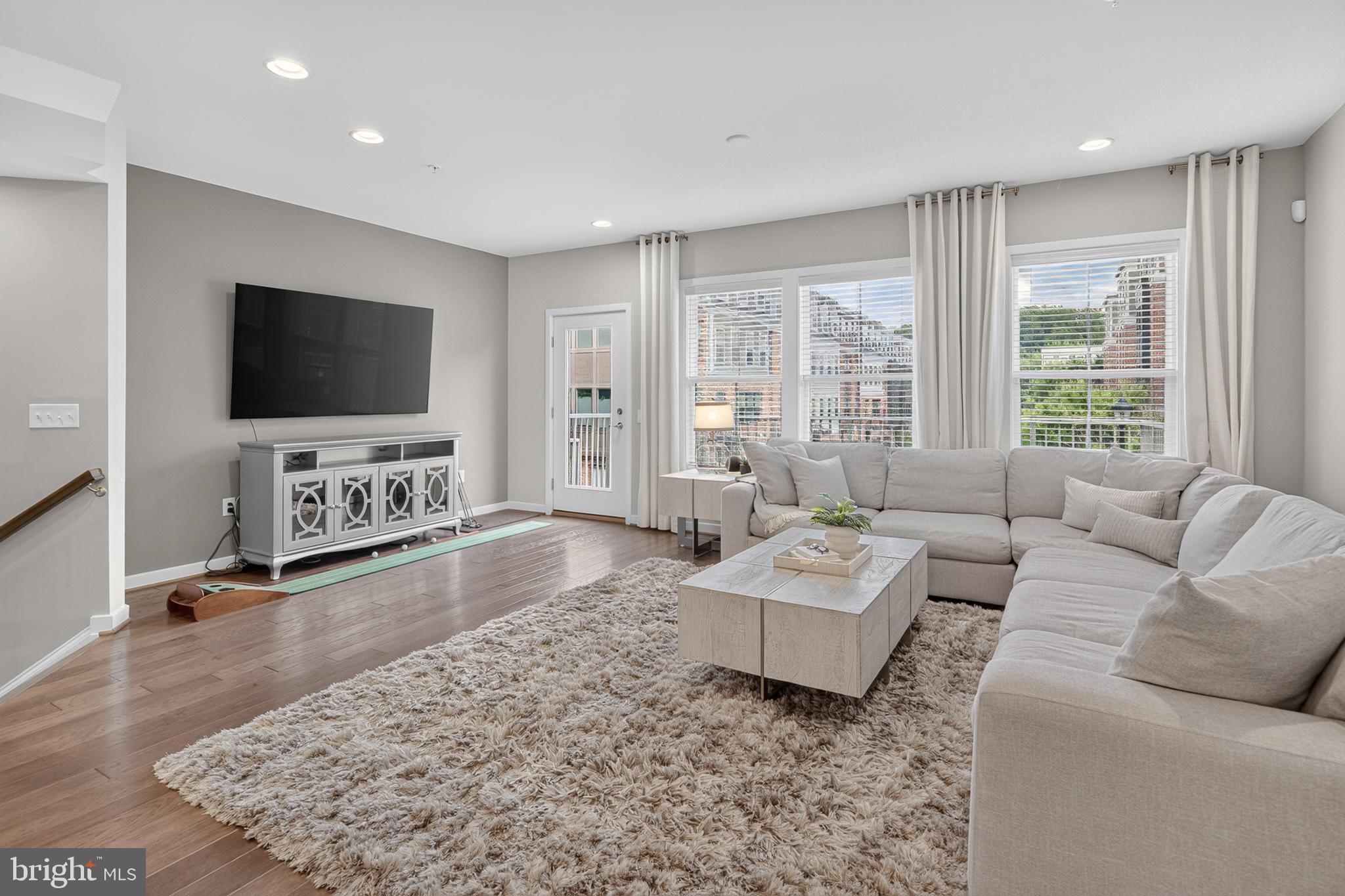 MOUNT VINEYARD - Residential