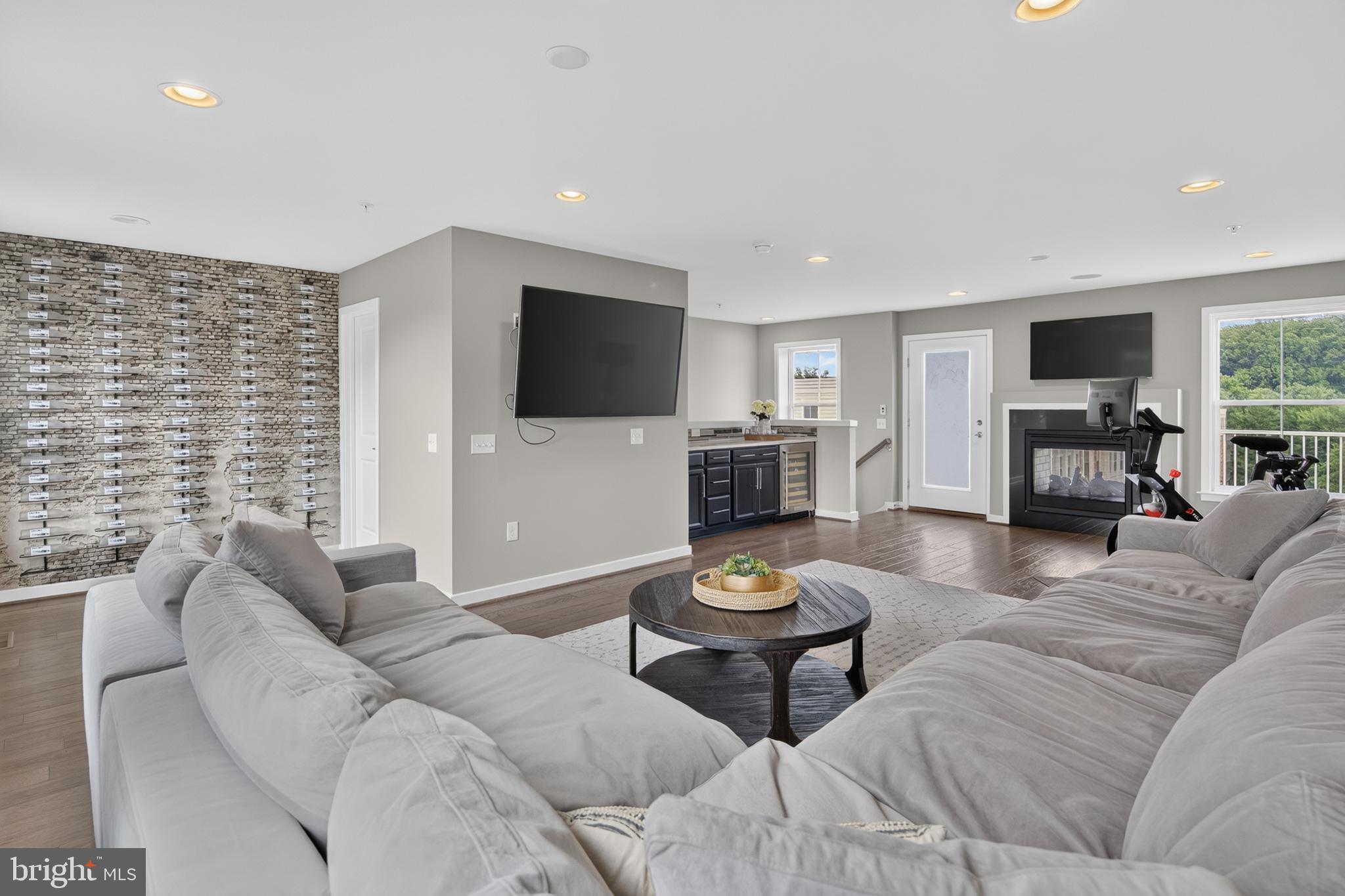 MOUNT VINEYARD - Residential