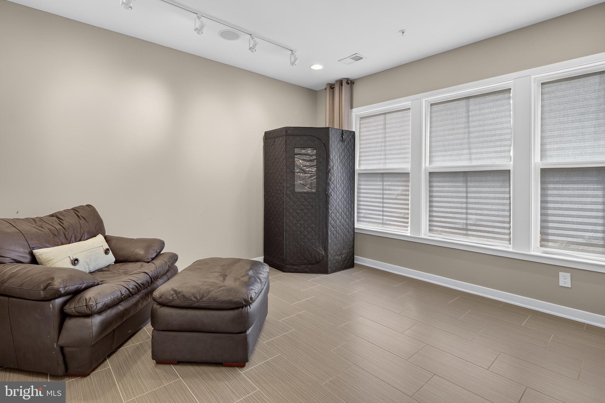 MOUNT VINEYARD - Residential