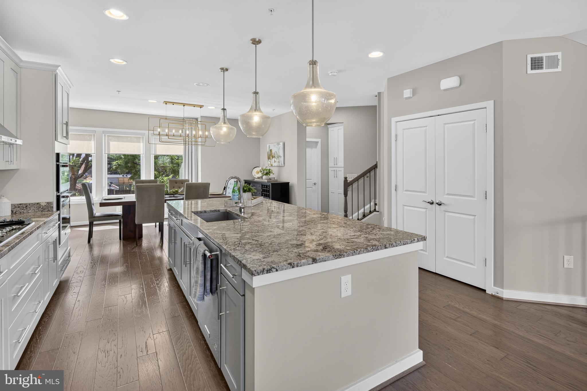 MOUNT VINEYARD - Residential
