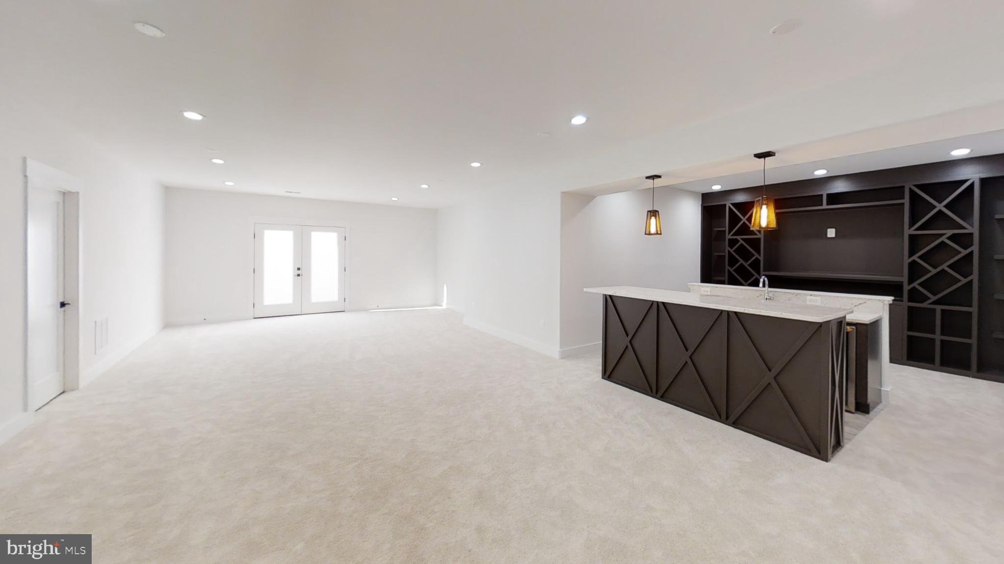 VIENNA WOODS - Residential