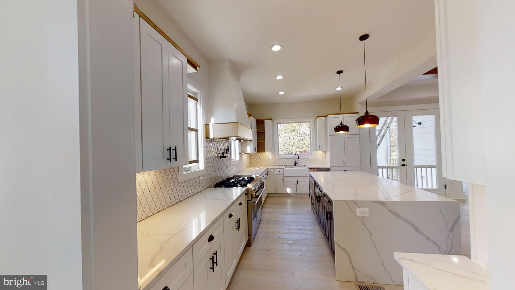 VIENNA WOODS - Residential