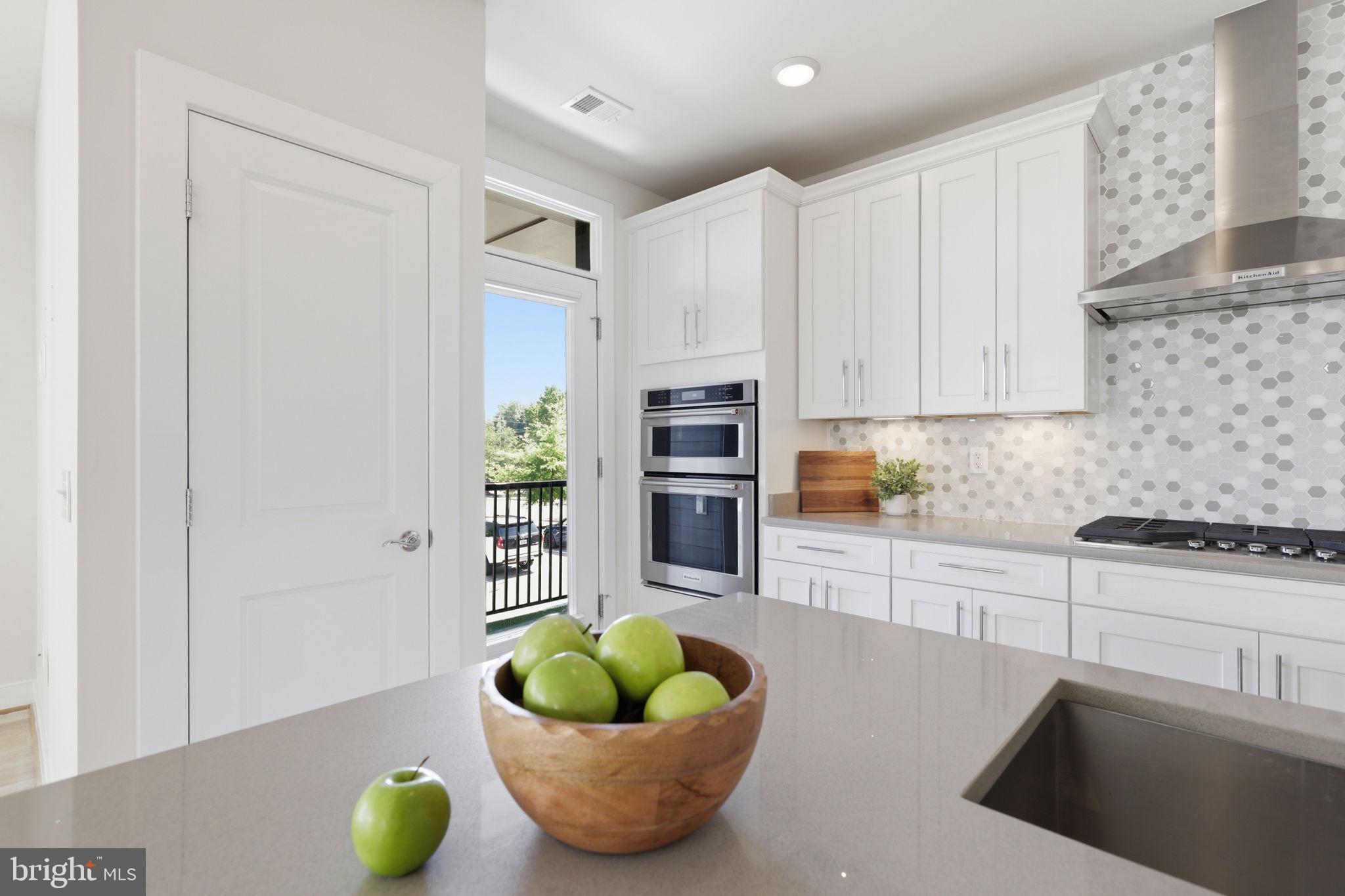 LOFTS AT RESTON STATION - Residential