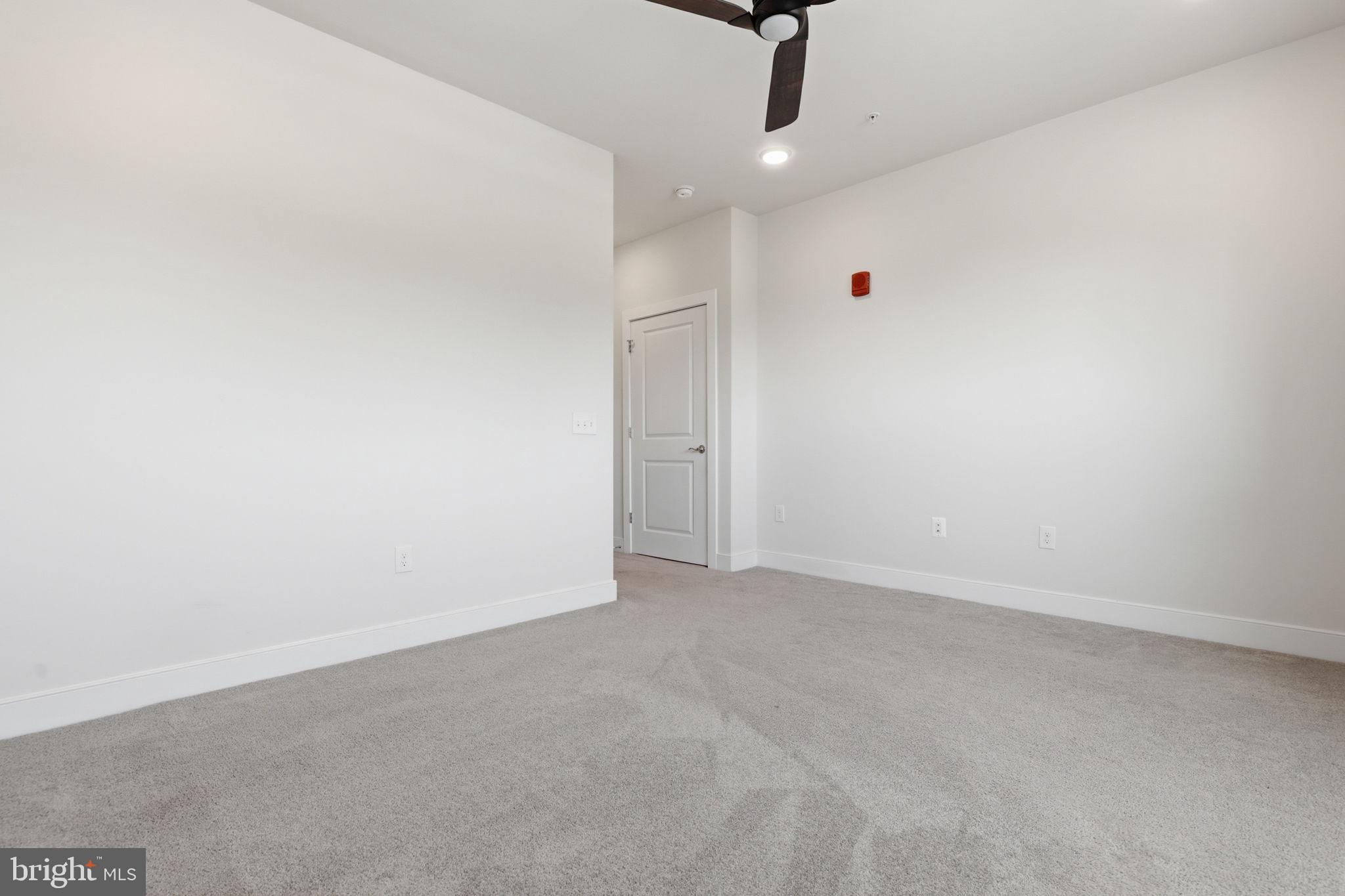 LOFTS AT RESTON STATION - Residential