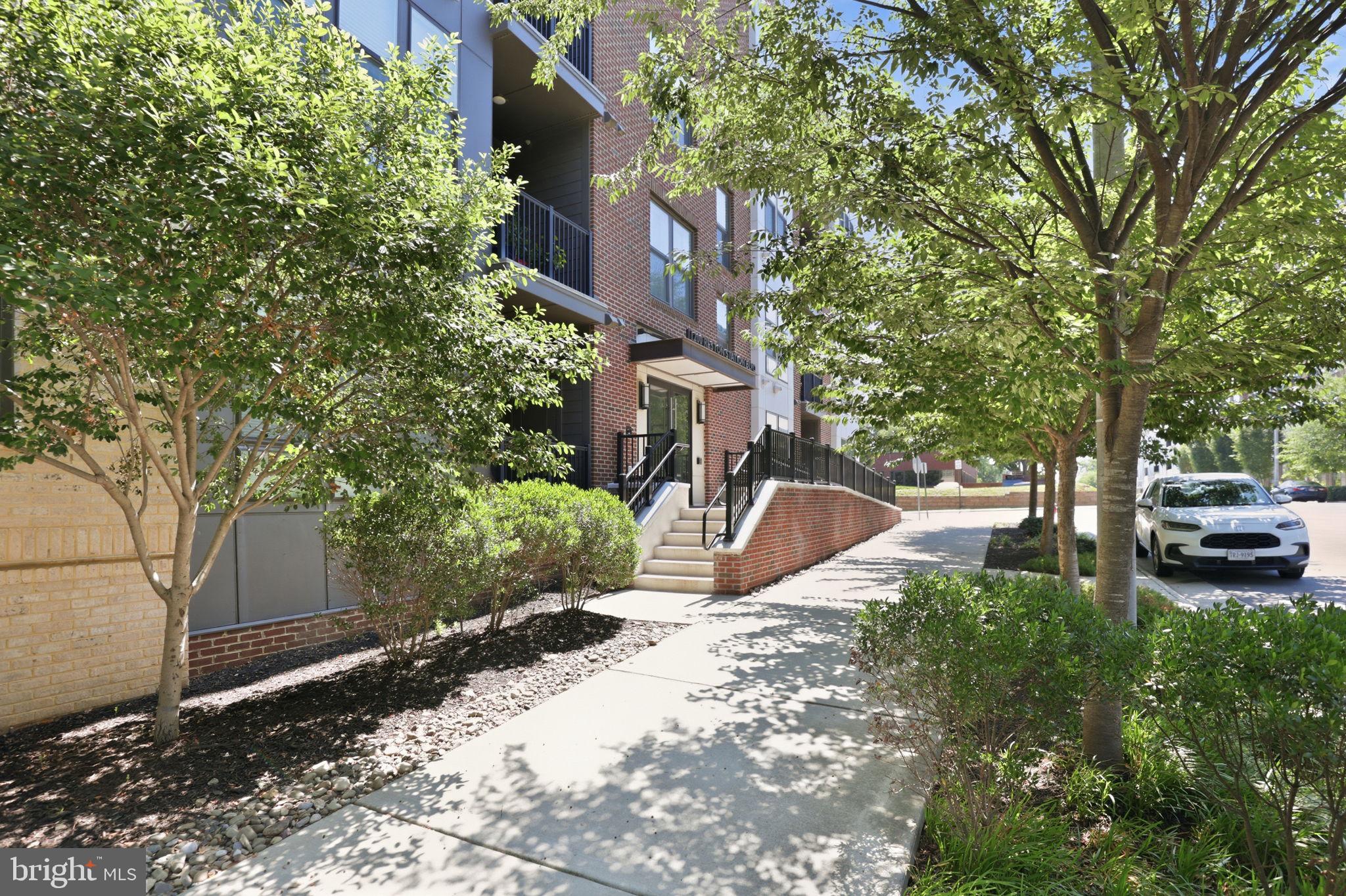 LOFTS AT RESTON STATION - Residential