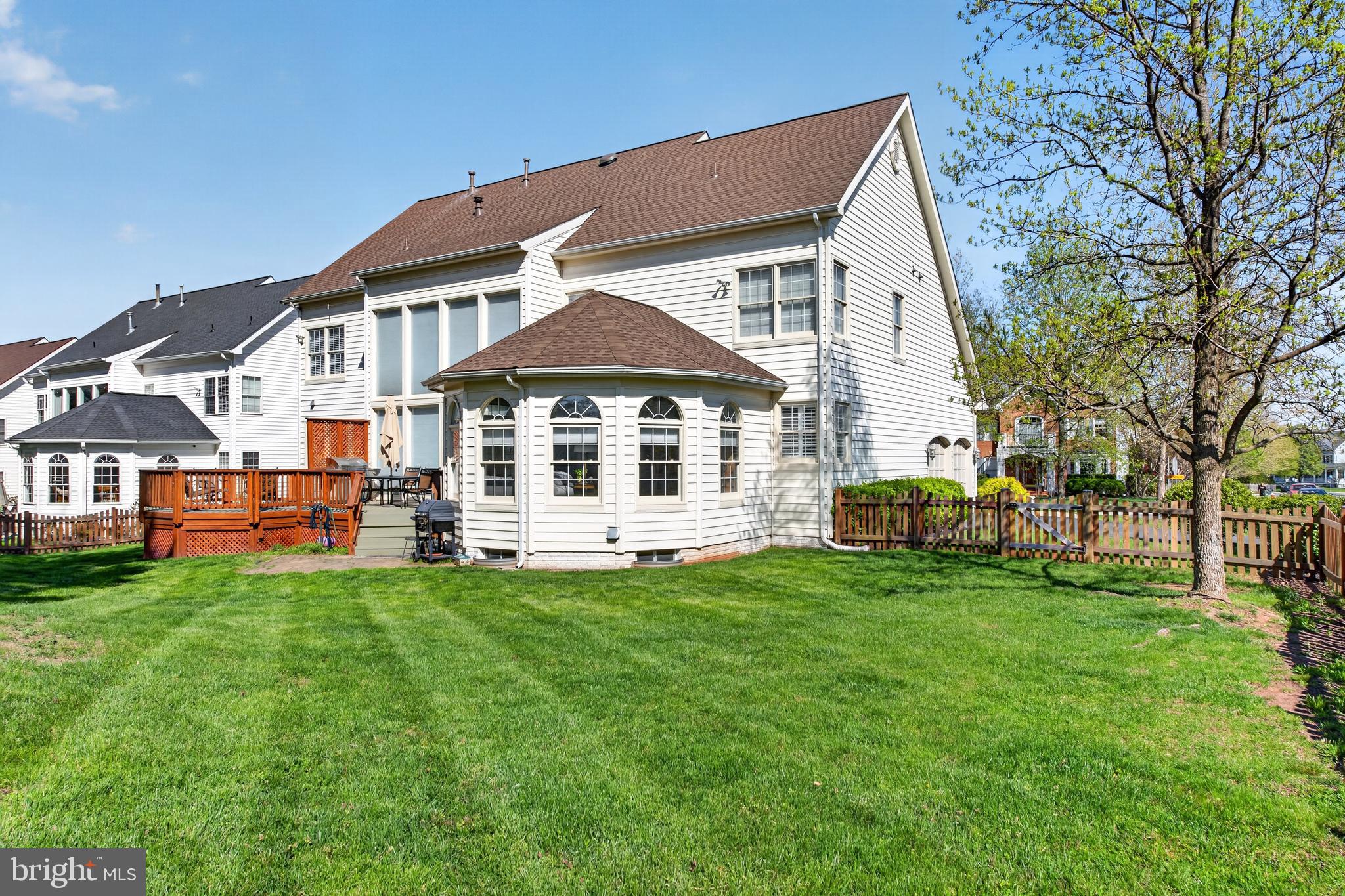 NORTHLAKE - Residential