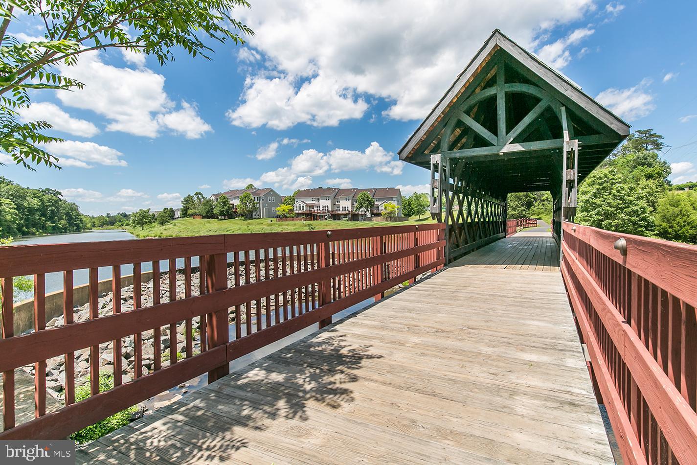NORTHLAKE - Residential